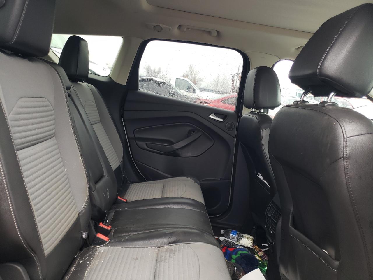 Photo 6 from auction – 2017 FORD ESCAPE SE with VIN 1FMCU9G97HUB27788