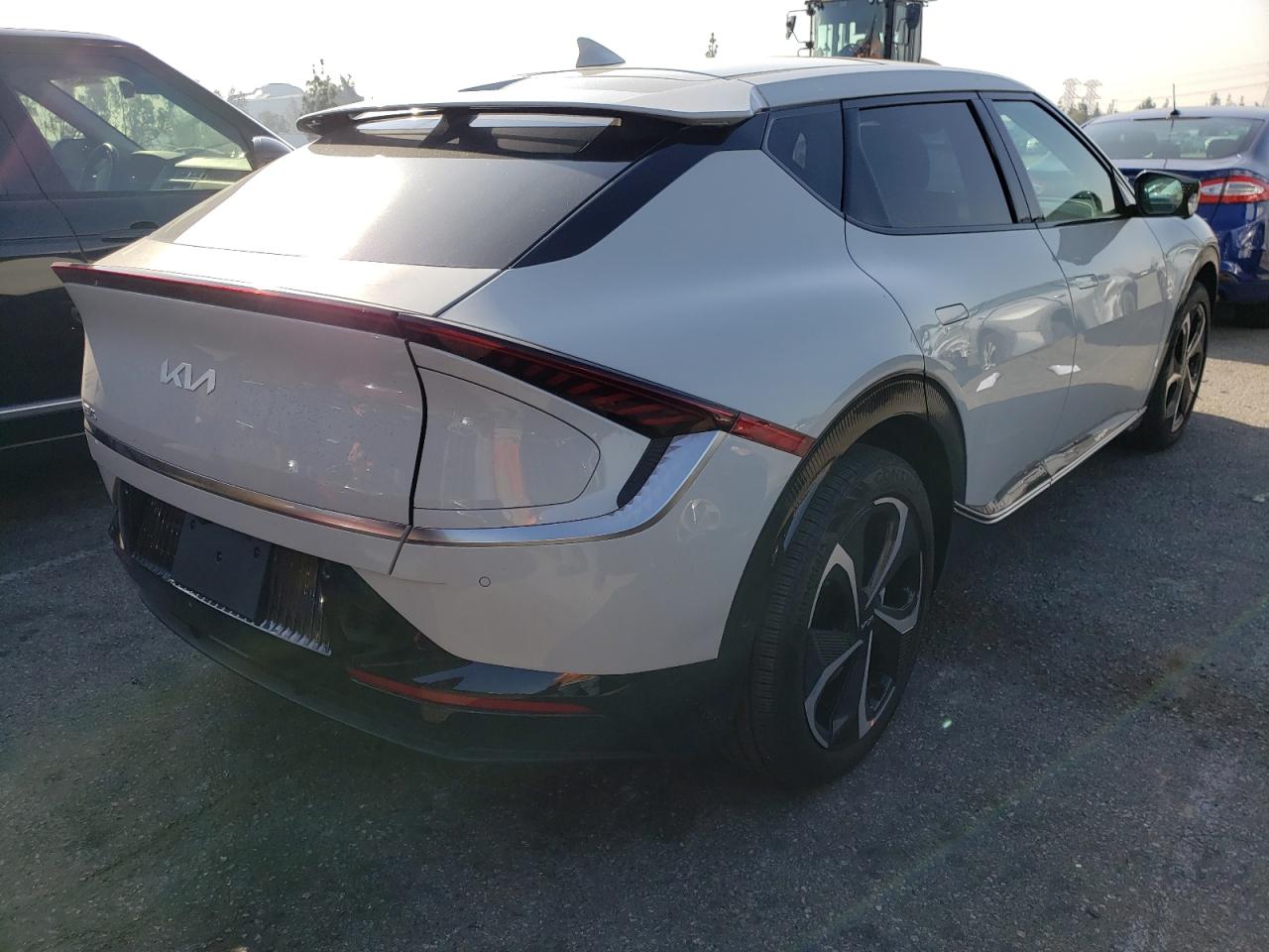Photo 4 from auction – 2022 KIA EV6 with VIN KNDC3DLC3N5027320