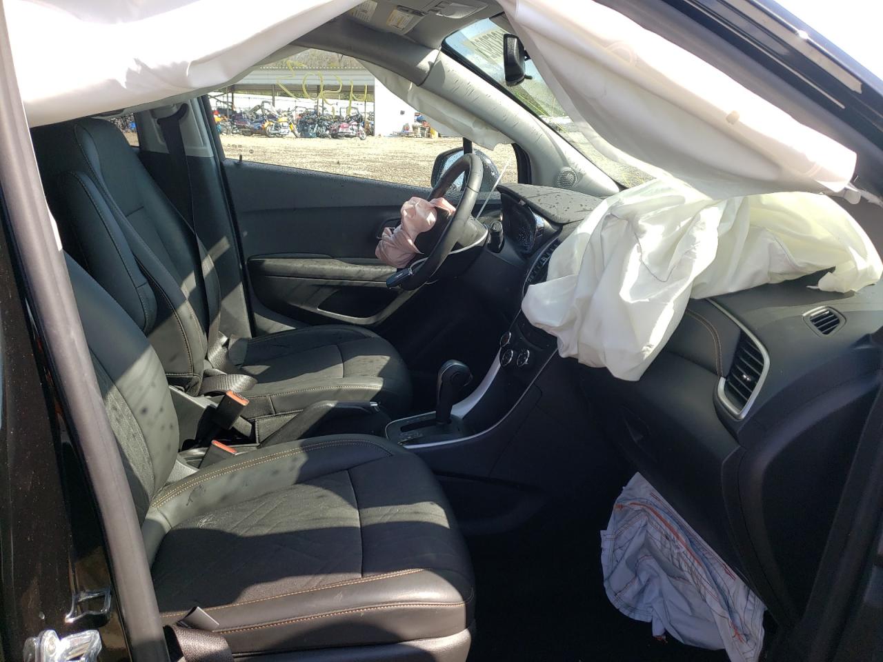 Photo 5 from auction – 2021 CHEVROLET TRAX 1LT with VIN KL7CJLSB9MB343570