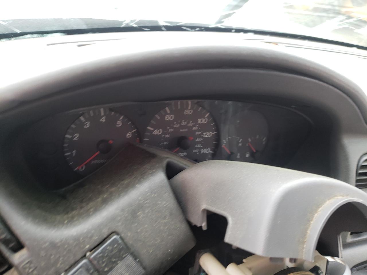 Photo 8 from auction – 2000 MAZDA 626 ES with VIN 1YVGF22C4Y5169897