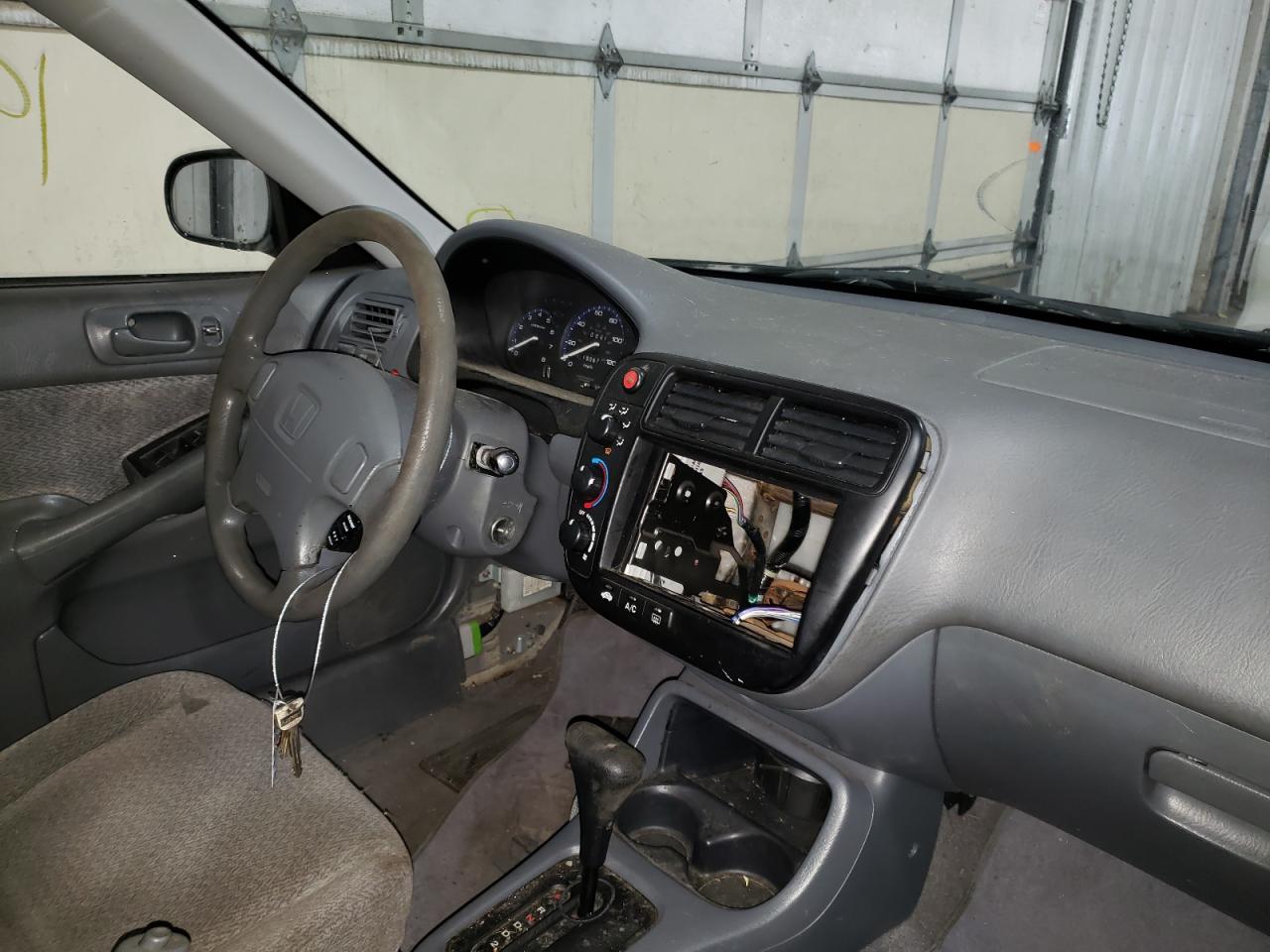 Photo 9 from auction – 2000 HONDA CIVIC with VIN JHMEJ6670YS011671