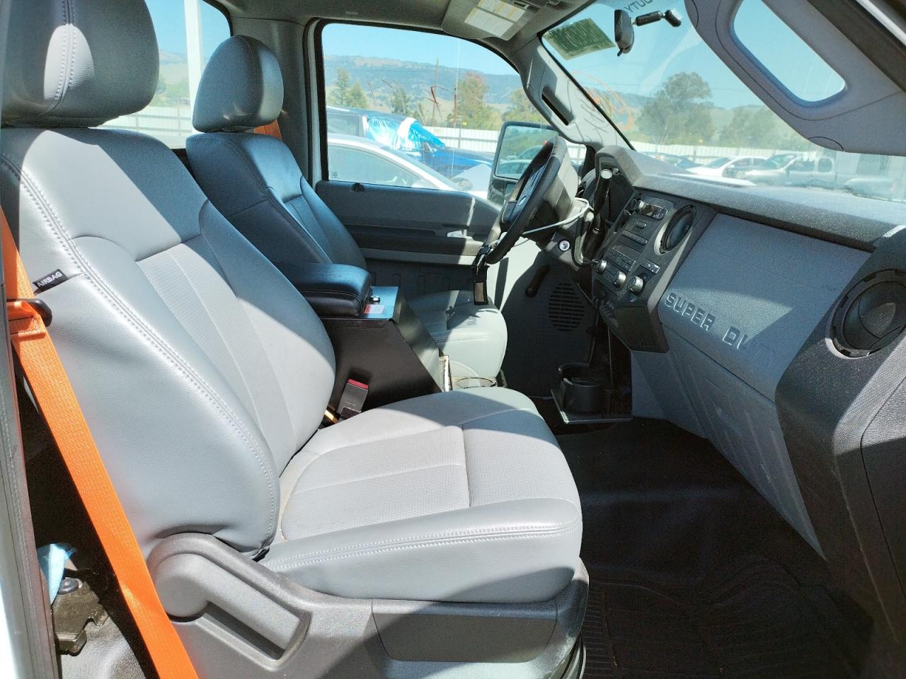 Photo 5 from auction – 2013 FORD F250 SUPER with VIN 1FTBF2A66DEB81829