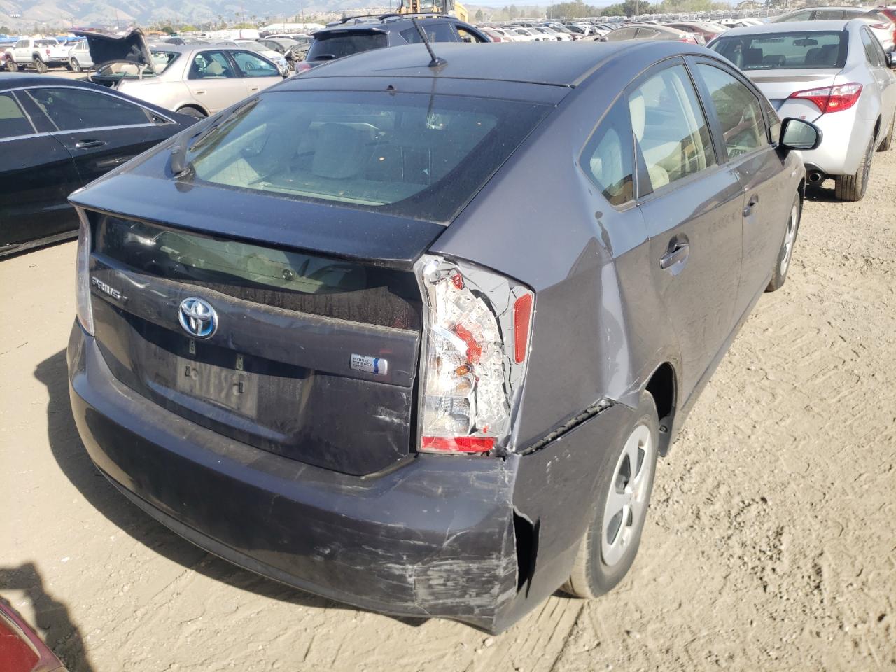 Photo 4 from auction – 2013 TOYOTA PRIUS with VIN JTDKN3DU4D5624773