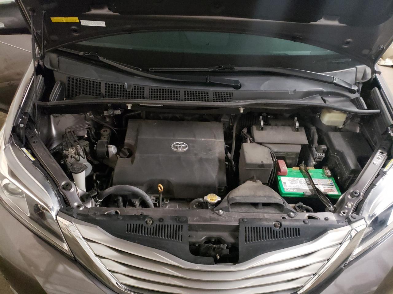 Photo 7 from auction – 2016 TOYOTA SIENNA XLE with VIN 5TDDK3DC6GS136383