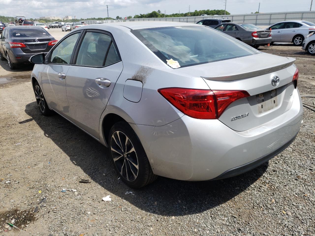 Photo 3 from auction – 2017 TOYOTA COROLLA L with VIN 5YFBURHE1HP581026