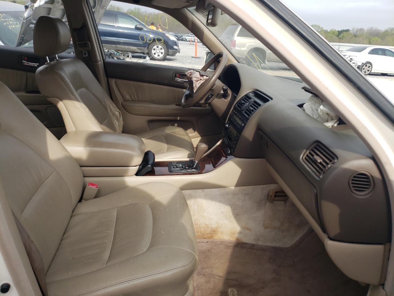 Photo 5 from auction – 1995 LEXUS LS 400 with VIN JT8UF22E9S0025257