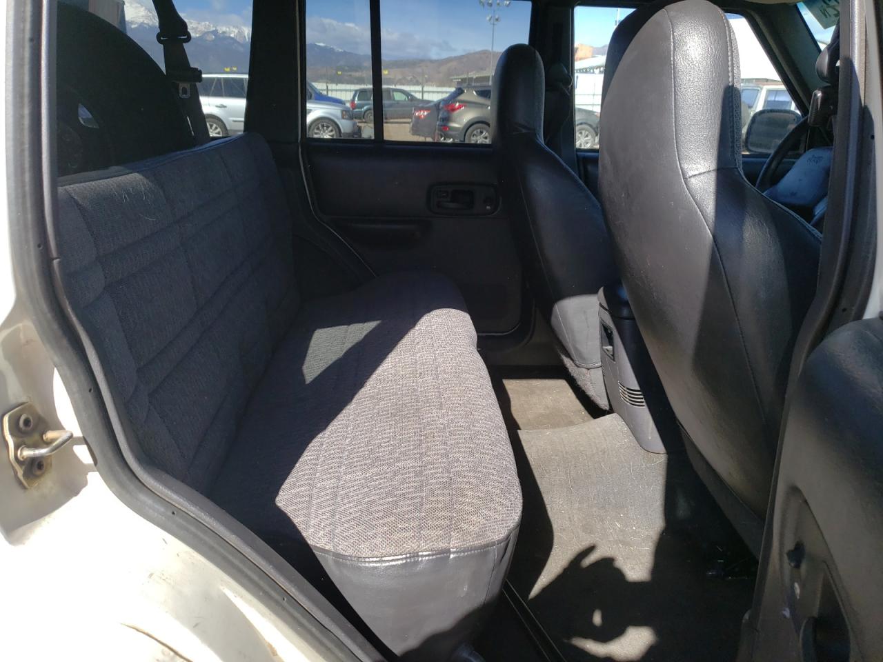 Photo 6 from auction – 1999 JEEP CHEROKEE S with VIN 1J4FF68S2XL535013