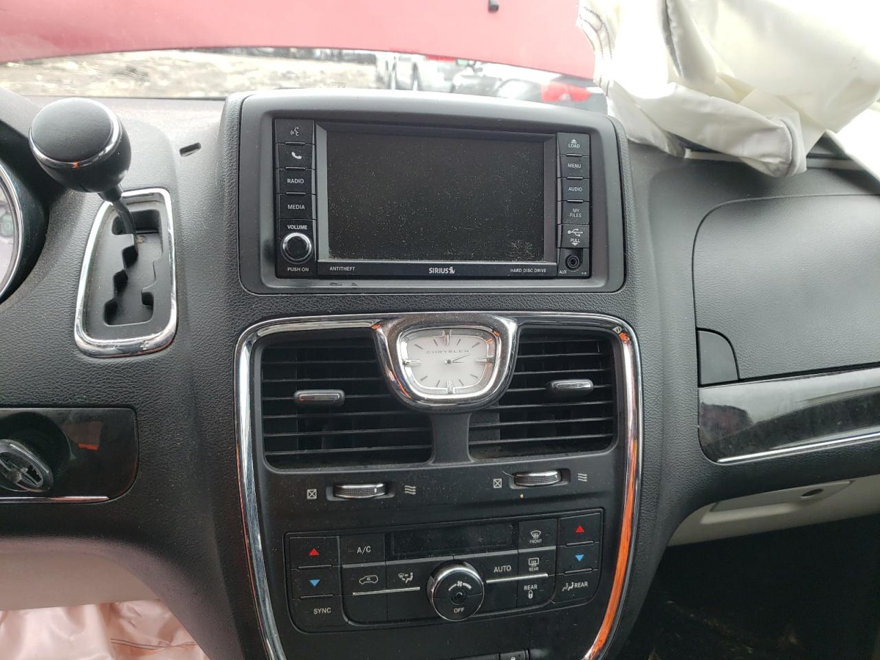 Photo 9 from auction – 2013 CHRYSLER TOWN & COU with VIN 2C4RC1BG9DR808308
