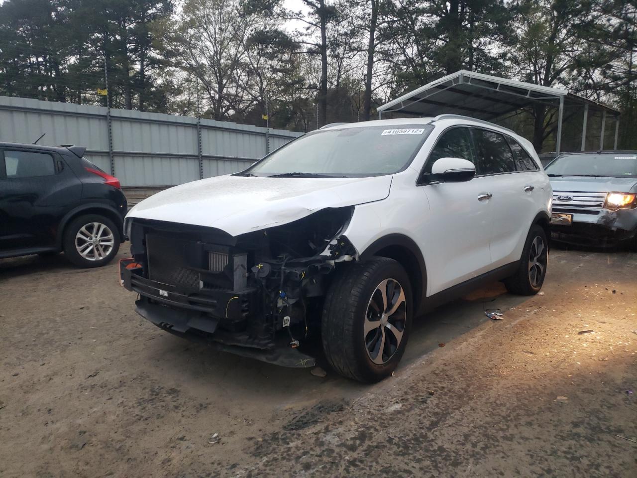 Photo 2 from auction – 2017 KIA SORENTO EX with VIN 5XYPH4A15HG276315