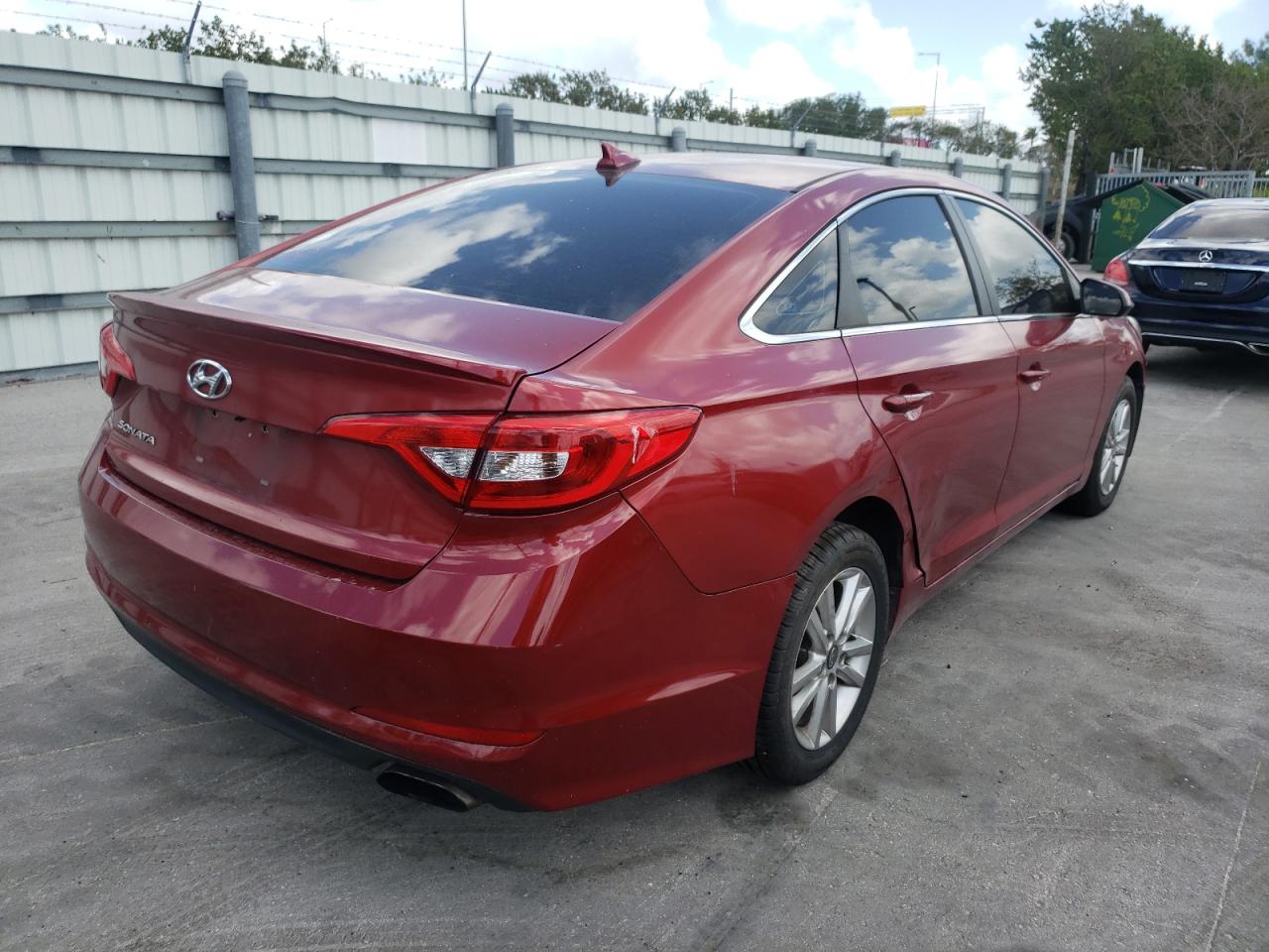 Photo 4 from auction – 2016 HYUNDAI SONATA SE with VIN 5NPE24AF1GH407395
