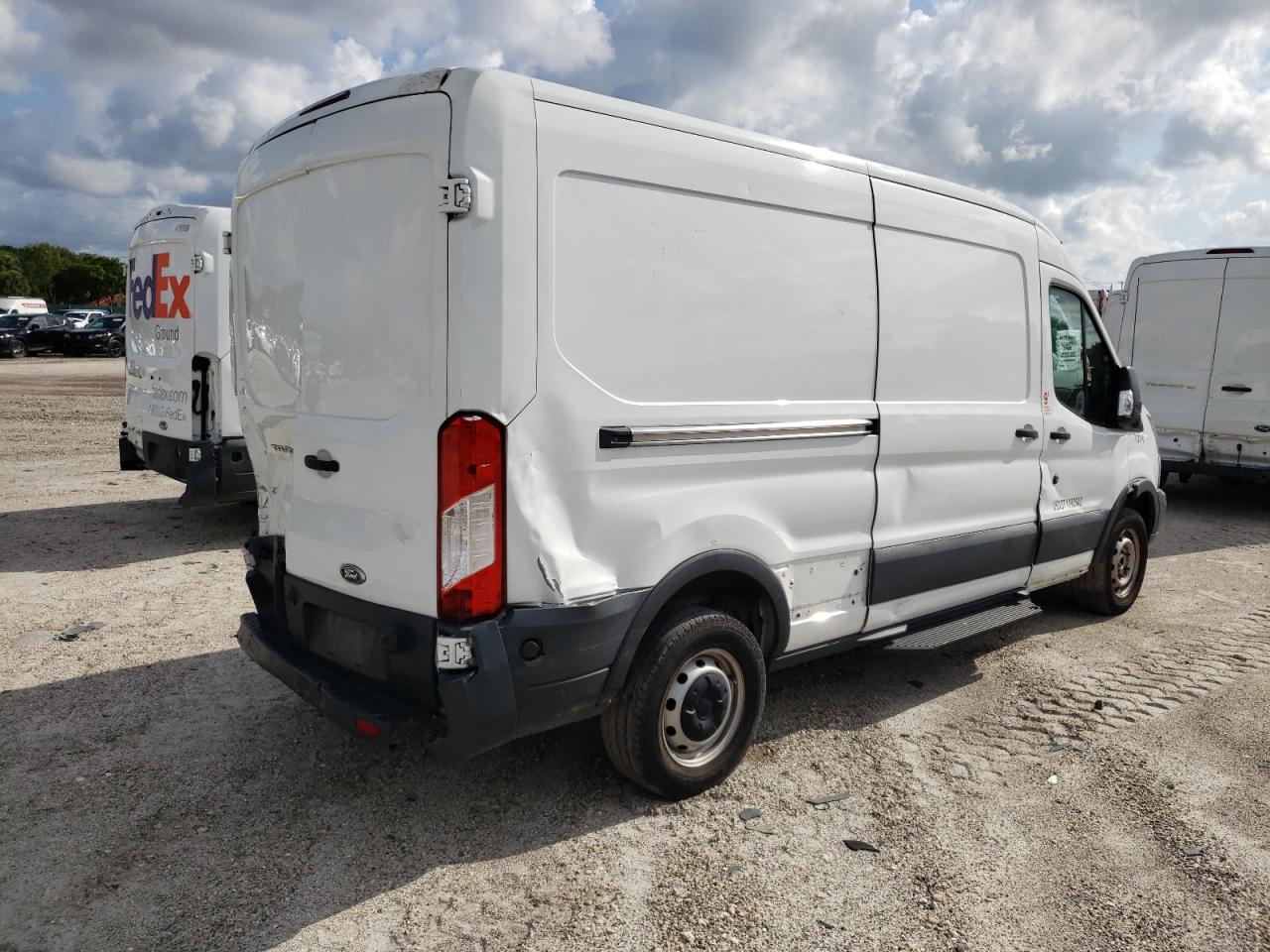 Photo 4 from auction – 2017 FORD TRANSIT T- with VIN 1FTYE2CM5HKA12160