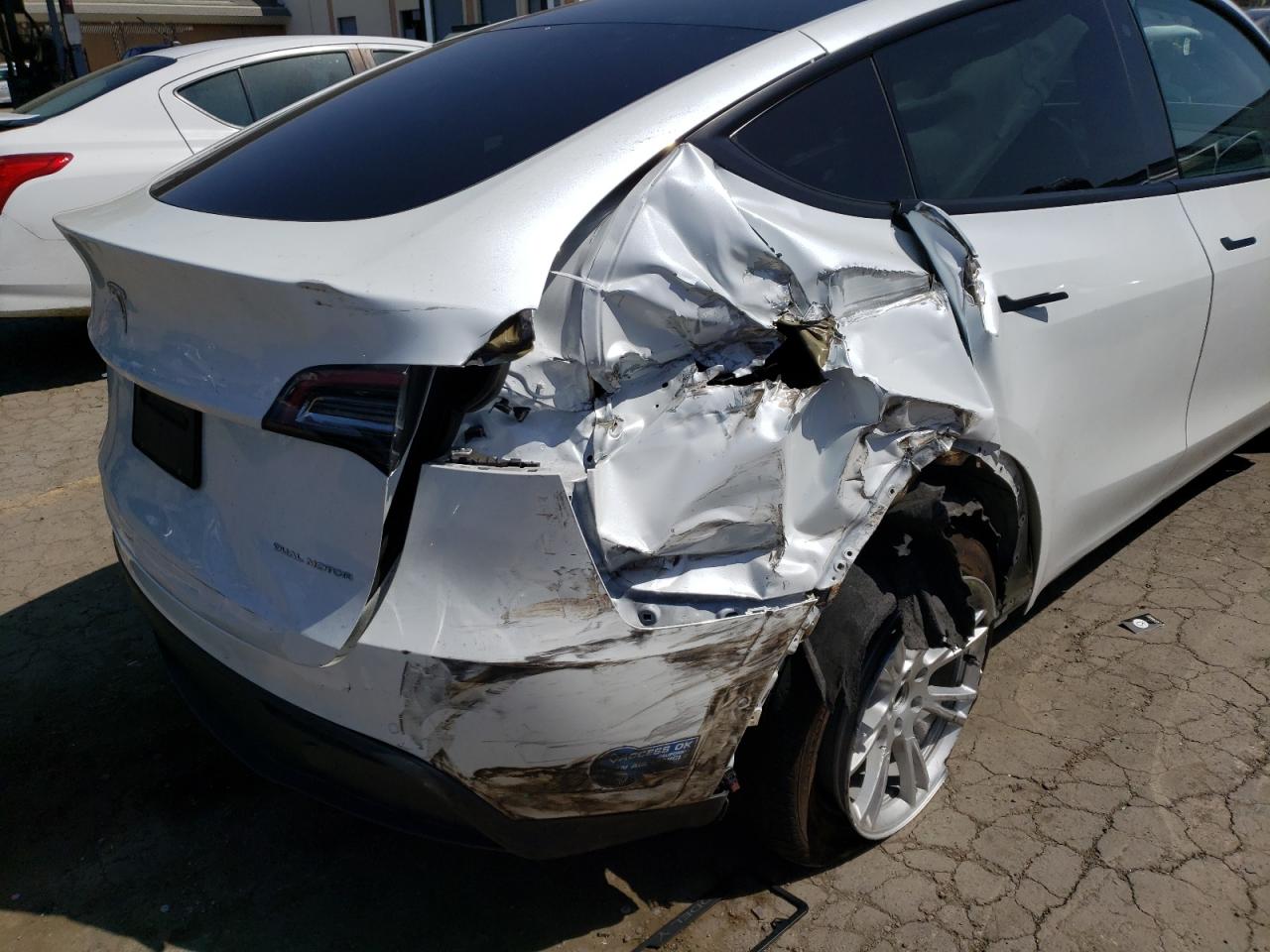 Photo 9 from auction – 2020 TESLA MODEL Y with VIN 5YJYGDEE3LF054361