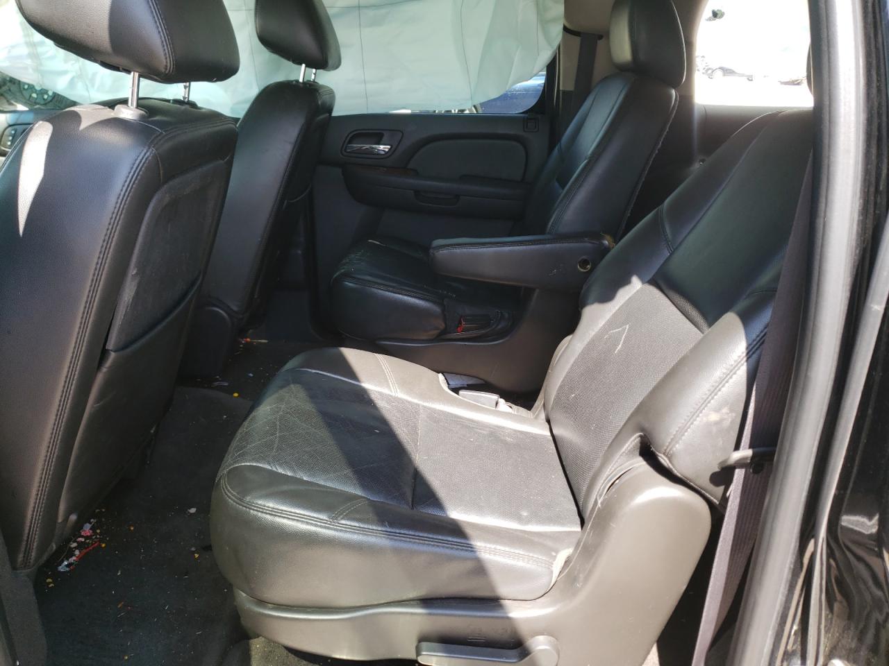 Photo 6 from auction – 2011 CHEVROLET SUBURBAN C with VIN 1GNSCKE03BR380431
