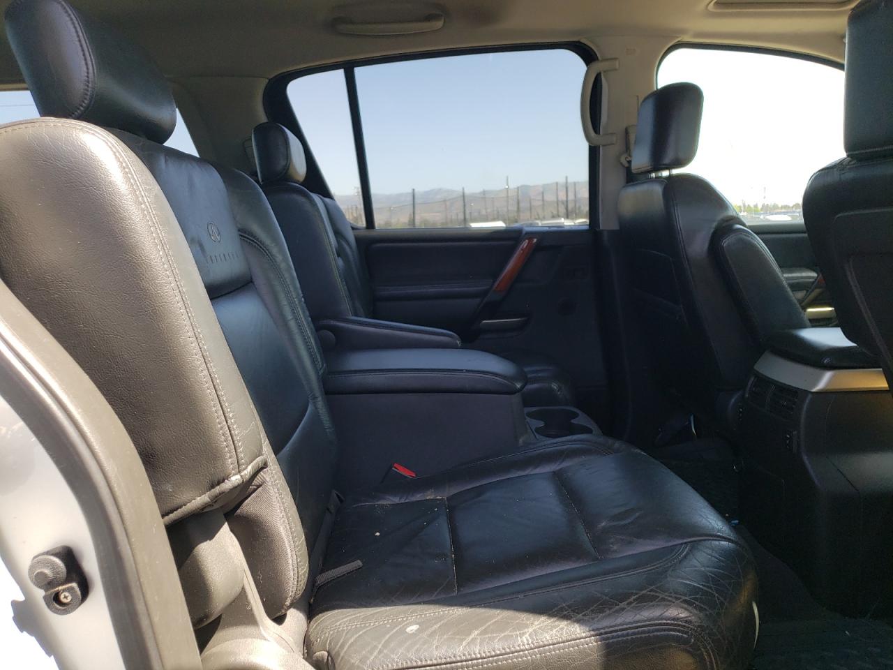 Photo 6 from auction – 2004 INFINITI QX56 with VIN 5N3AA08C04N810773