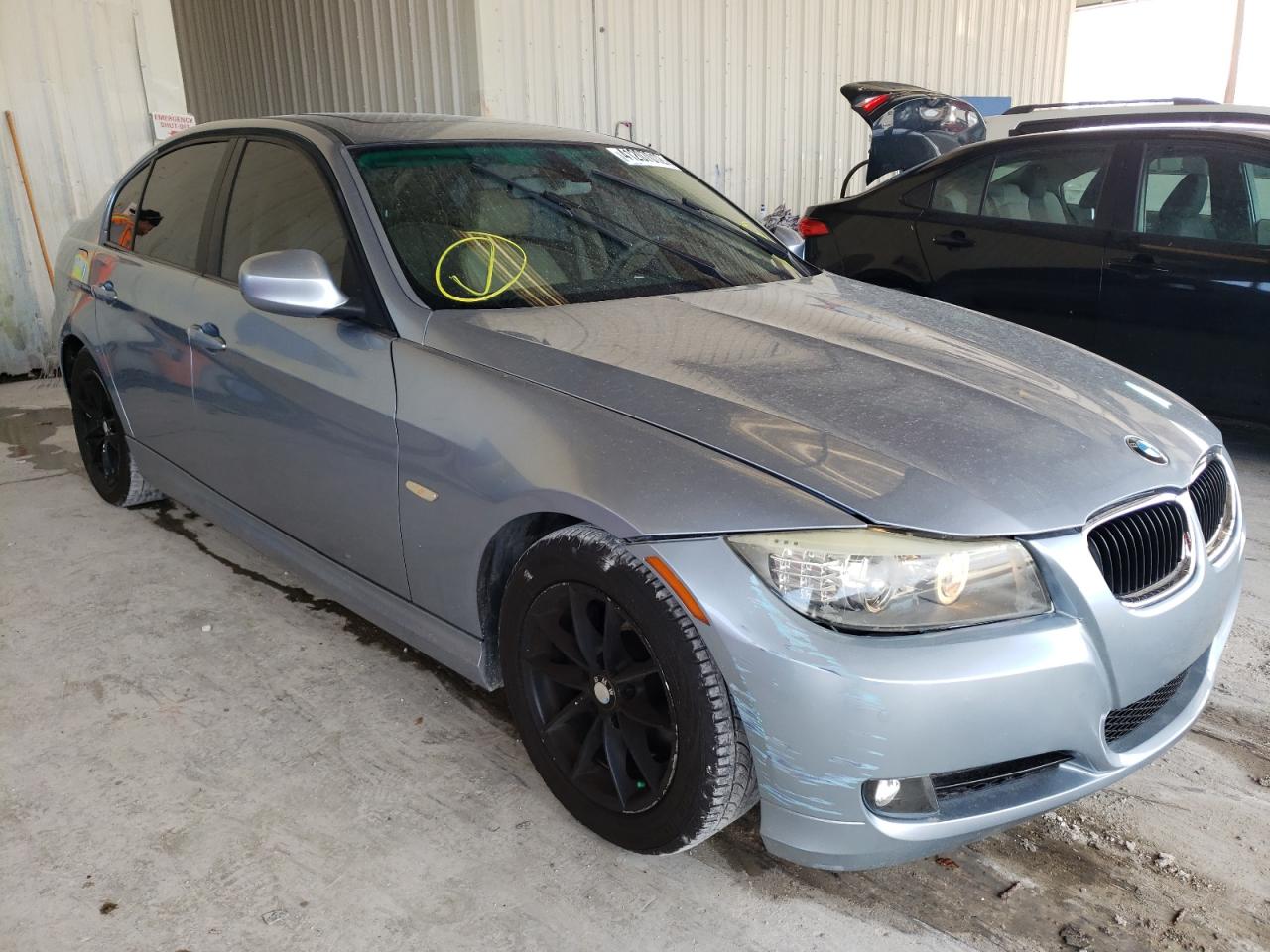 BMW 328 I 2010 with VIN WBAPH7G5XANM54310 - Photo from auction