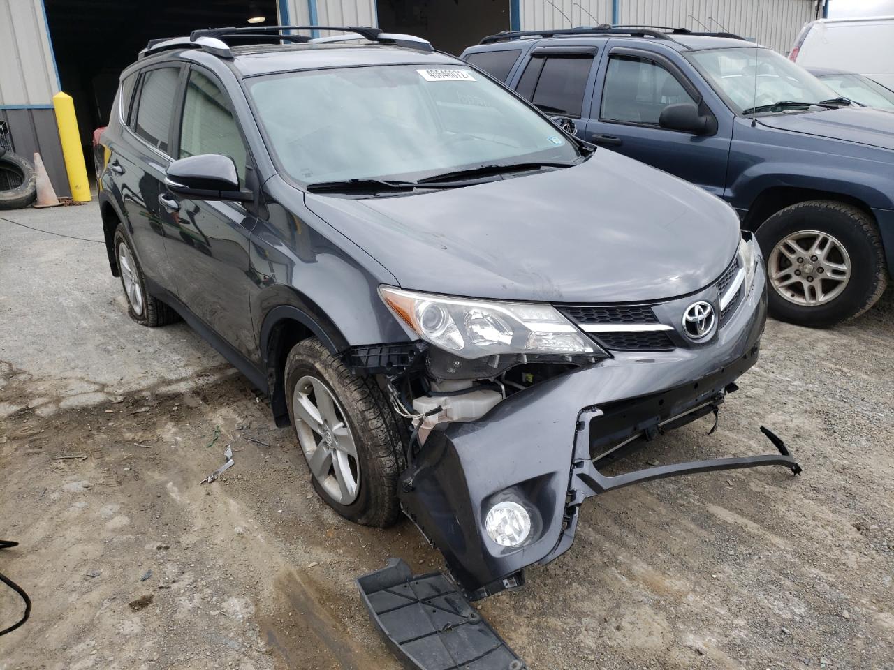 Photo 14 from auction – 2013 TOYOTA RAV4 XLE with VIN JTMRFREV5DD039809