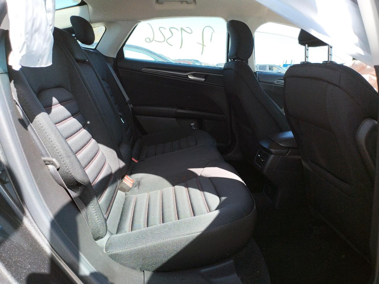 Photo 6 from auction – 2016 FORD FUSION SE with VIN 3FA6P0H75GR386115