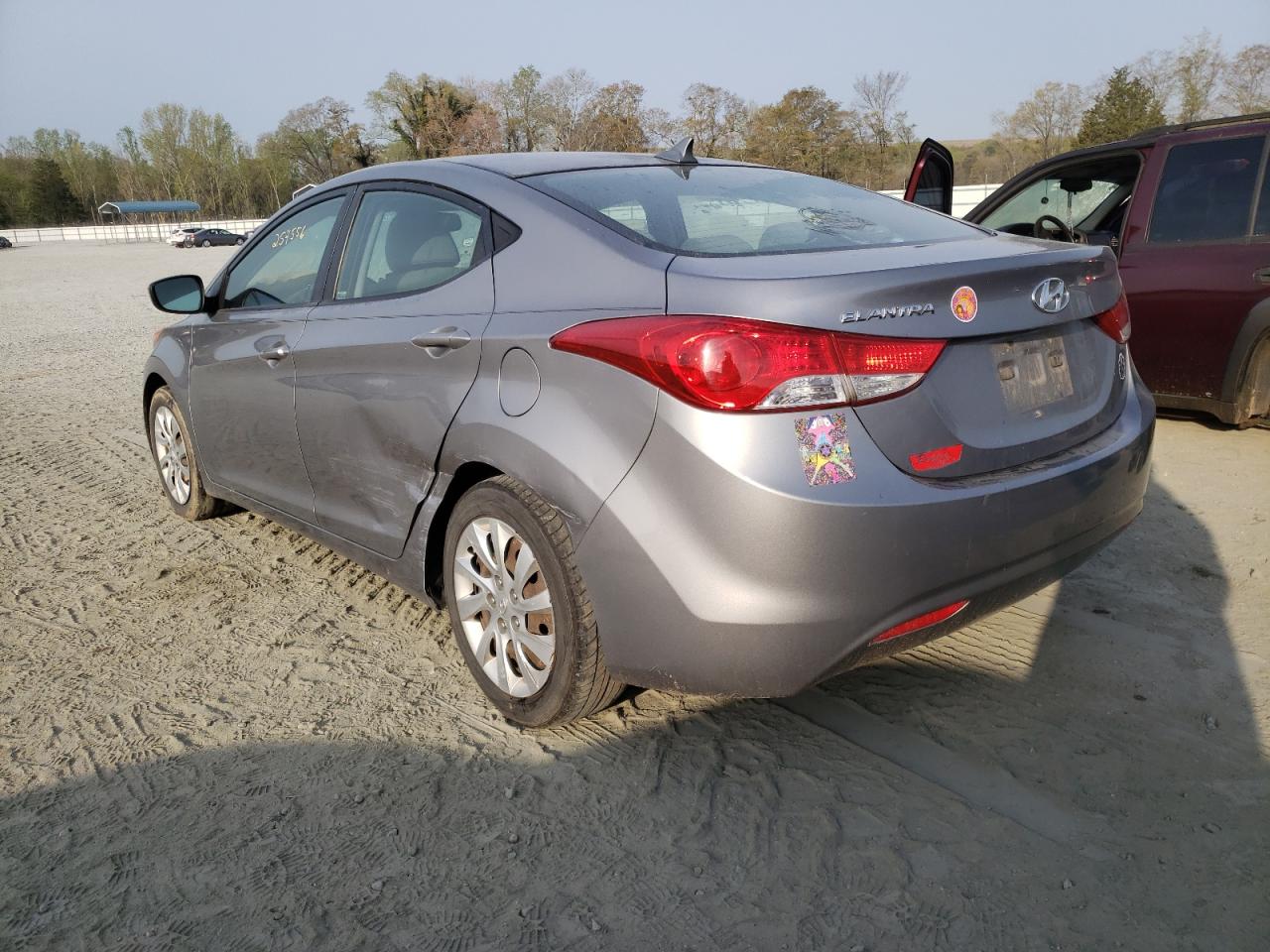 Photo 3 from auction – 2012 HYUNDAI ELANTRA GL with VIN KMHDH4AE4CU229558