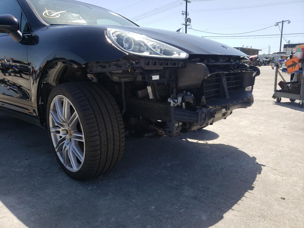 Photo 9 from auction – 2017 PORSCHE CAYENNE with VIN WP1AA2A26HKA90072