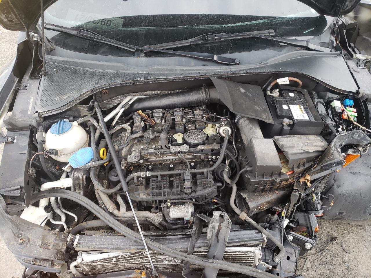 Photo 7 from auction – 2014 VOLKSWAGEN PASSAT S with VIN 1VWAS7A3XEC064243