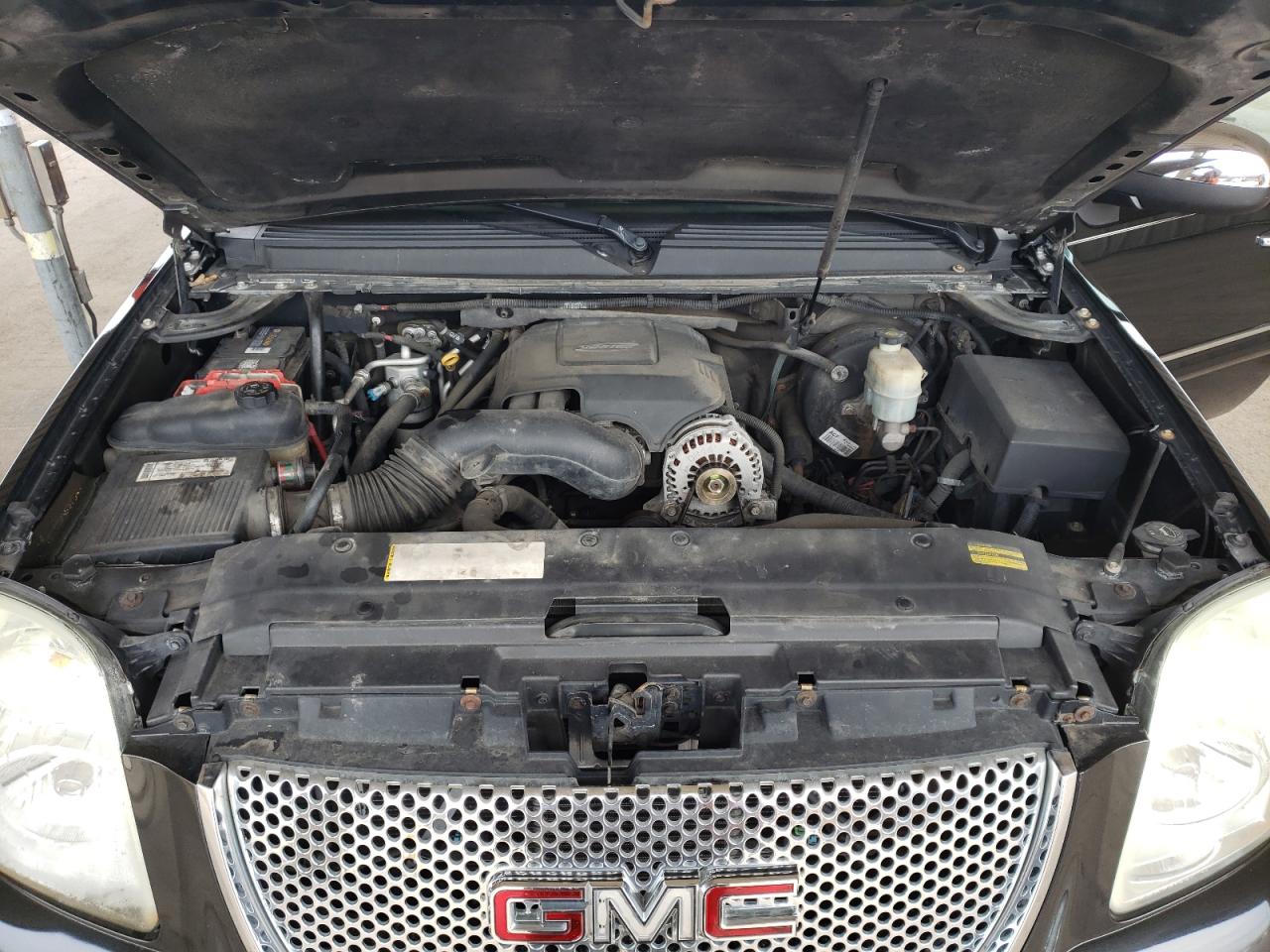 Photo 7 from auction – 2007 GMC YUKON with VIN 1GKFK63827J307414