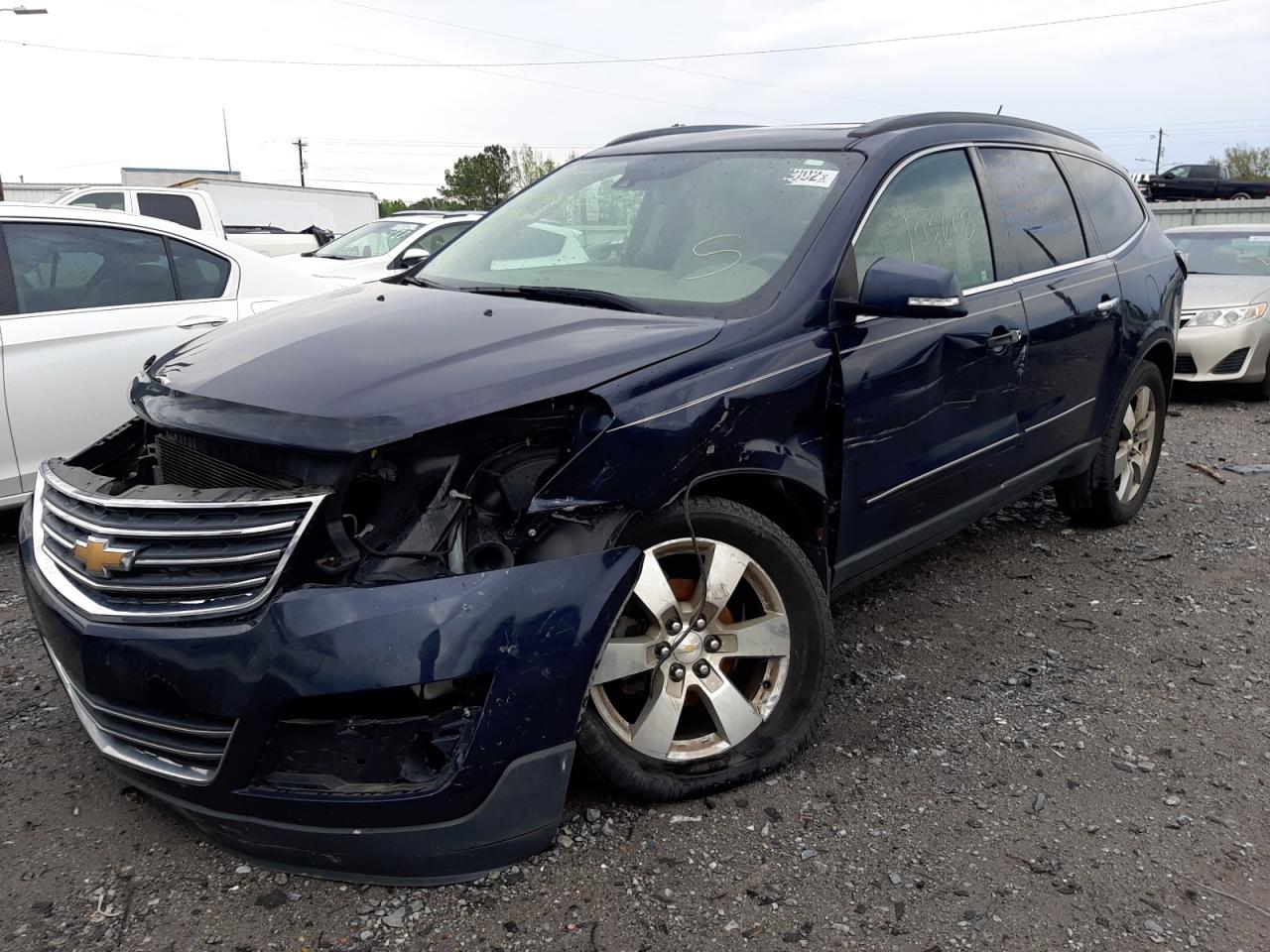 Photo 2 from auction – 2015 CHEVROLET TRAVERSE L with VIN 1GNKRJKD7FJ302108