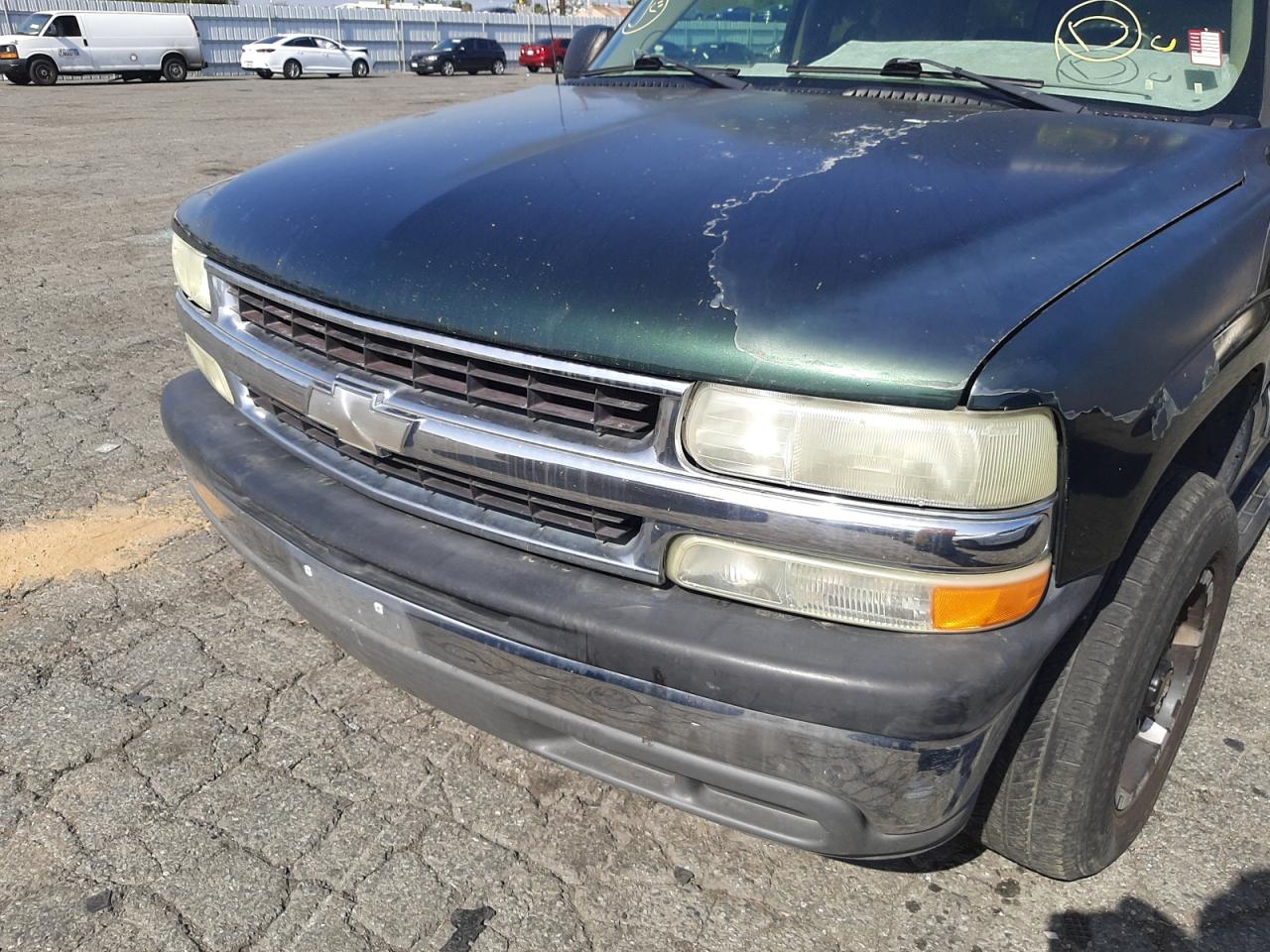 Photo 10 from auction – 2001 CHEVROLET SUBURBAN with VIN 1GNEC16T11J236017