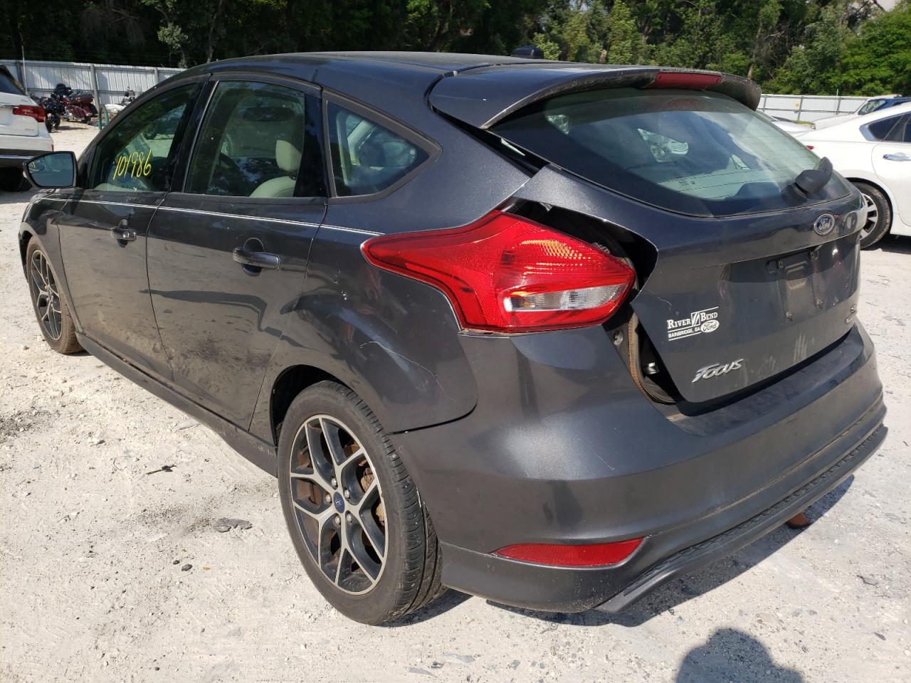 Photo 3 from auction – 2015 FORD FOCUS SE with VIN 1FADP3K20FL215601
