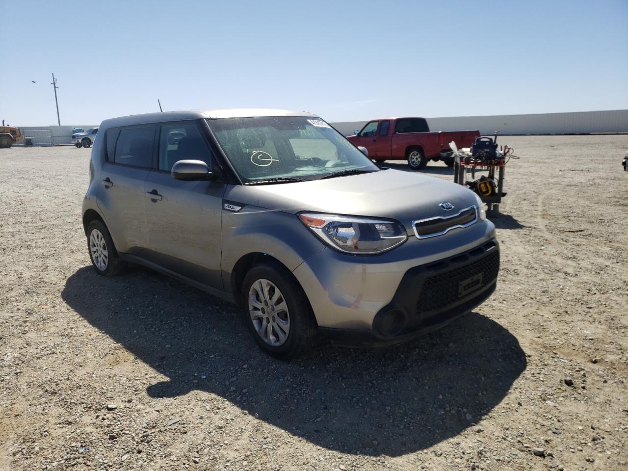 KIA SOUL 2015 with VIN KNDJN2A22F7201058 - Photo from auction