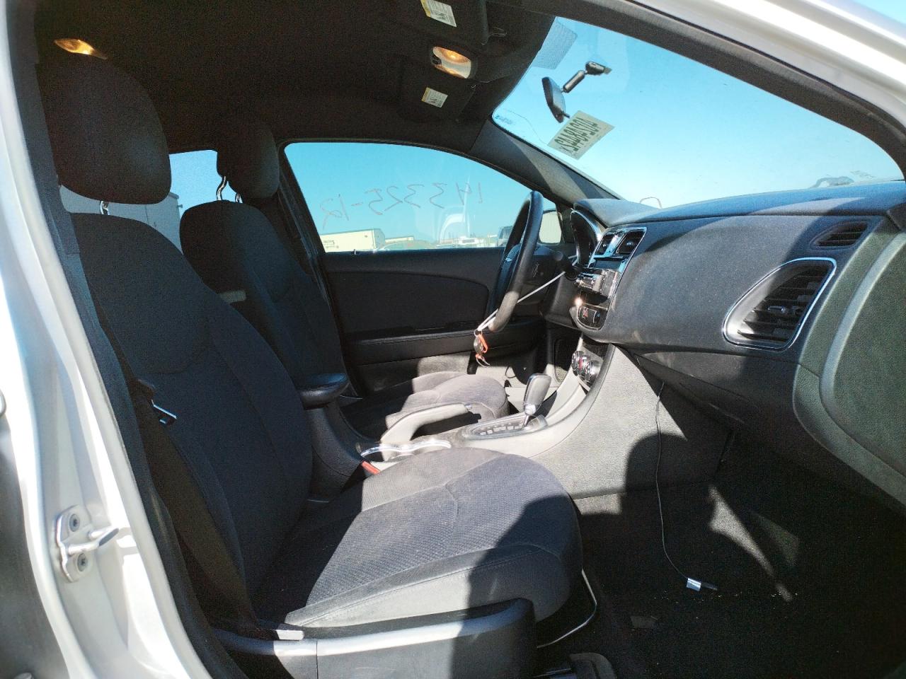 Photo 5 from auction – 2012 CHRYSLER 200 LX with VIN 1C3CCBAB3CN305505