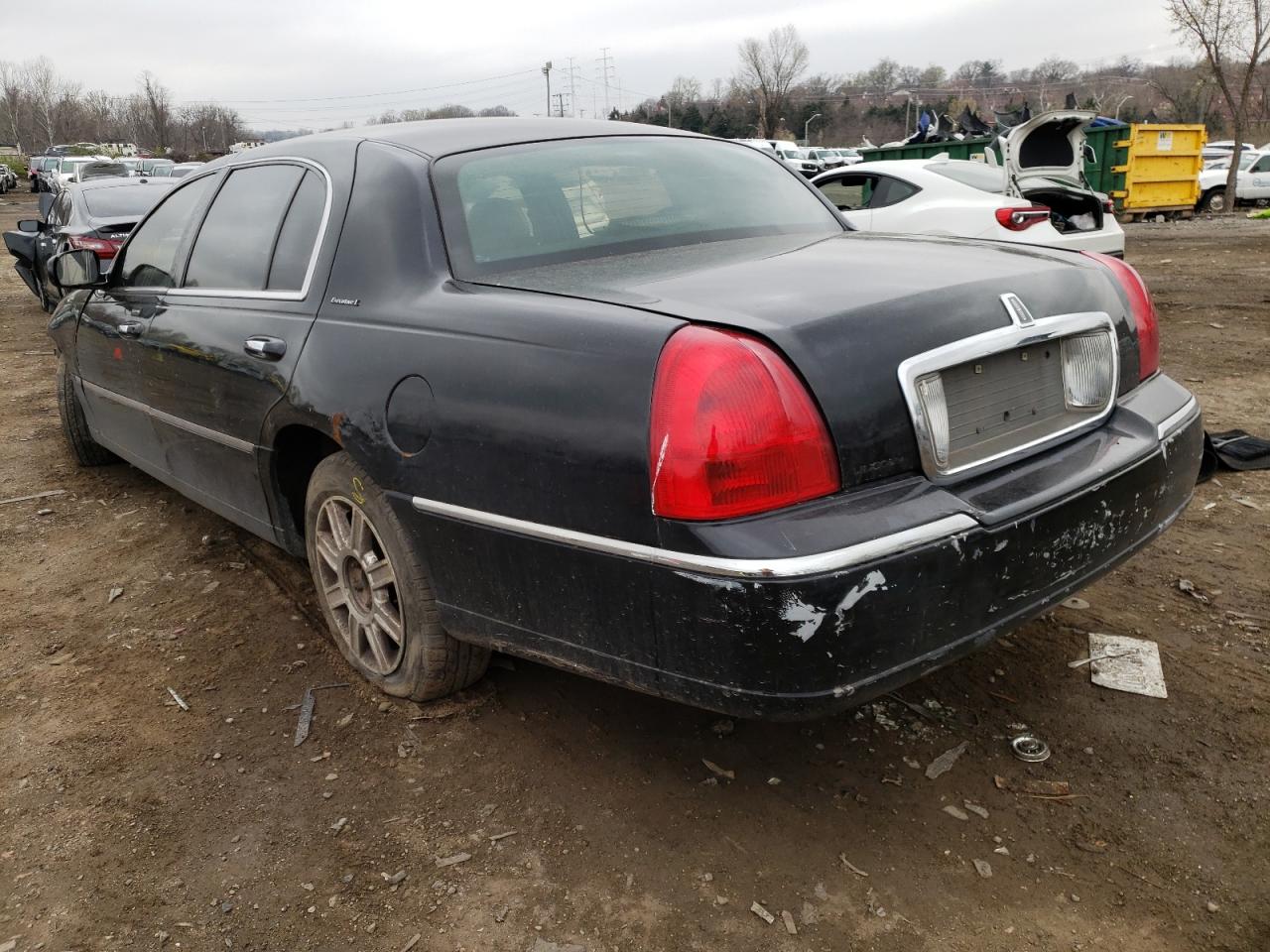 Photo 3 from auction – 2007 LINCOLN TOWN CAR E with VIN 1LNHM84W57Y619480