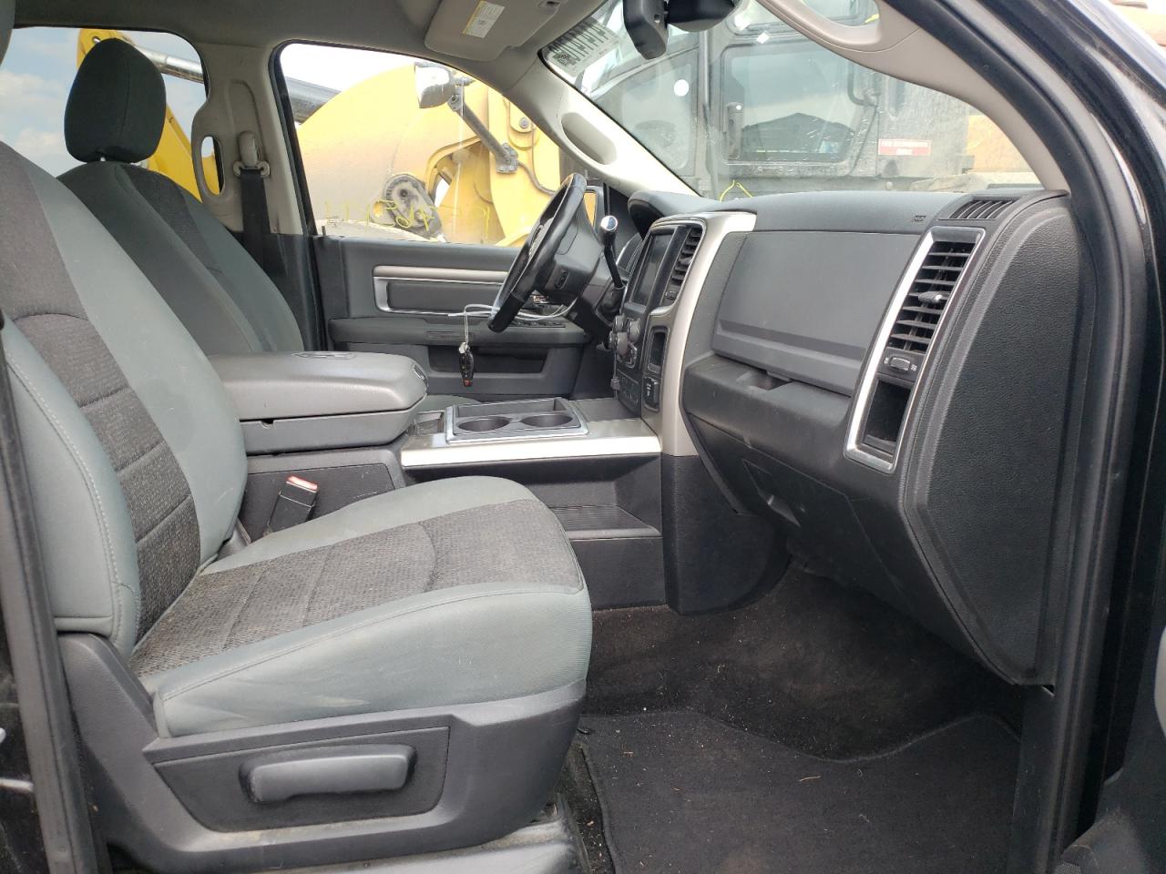 Photo 5 from auction – 2015 RAM 2500 SLT with VIN 3C6TR5JT3FG614836