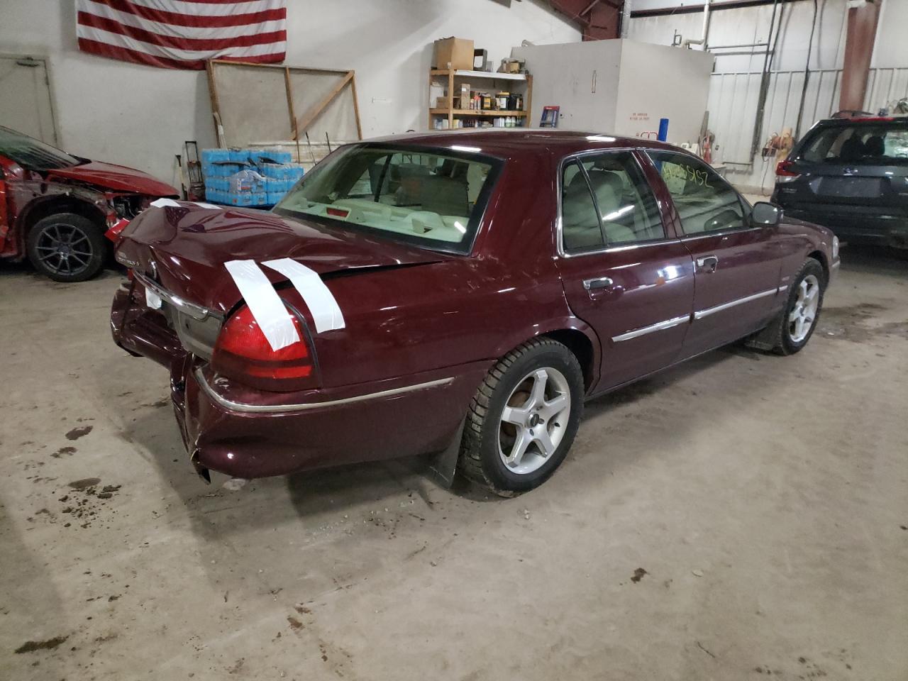 Photo 4 from auction – 2011 MERCURY GRAND MARQ with VIN 2MEBM7FV3BX602371