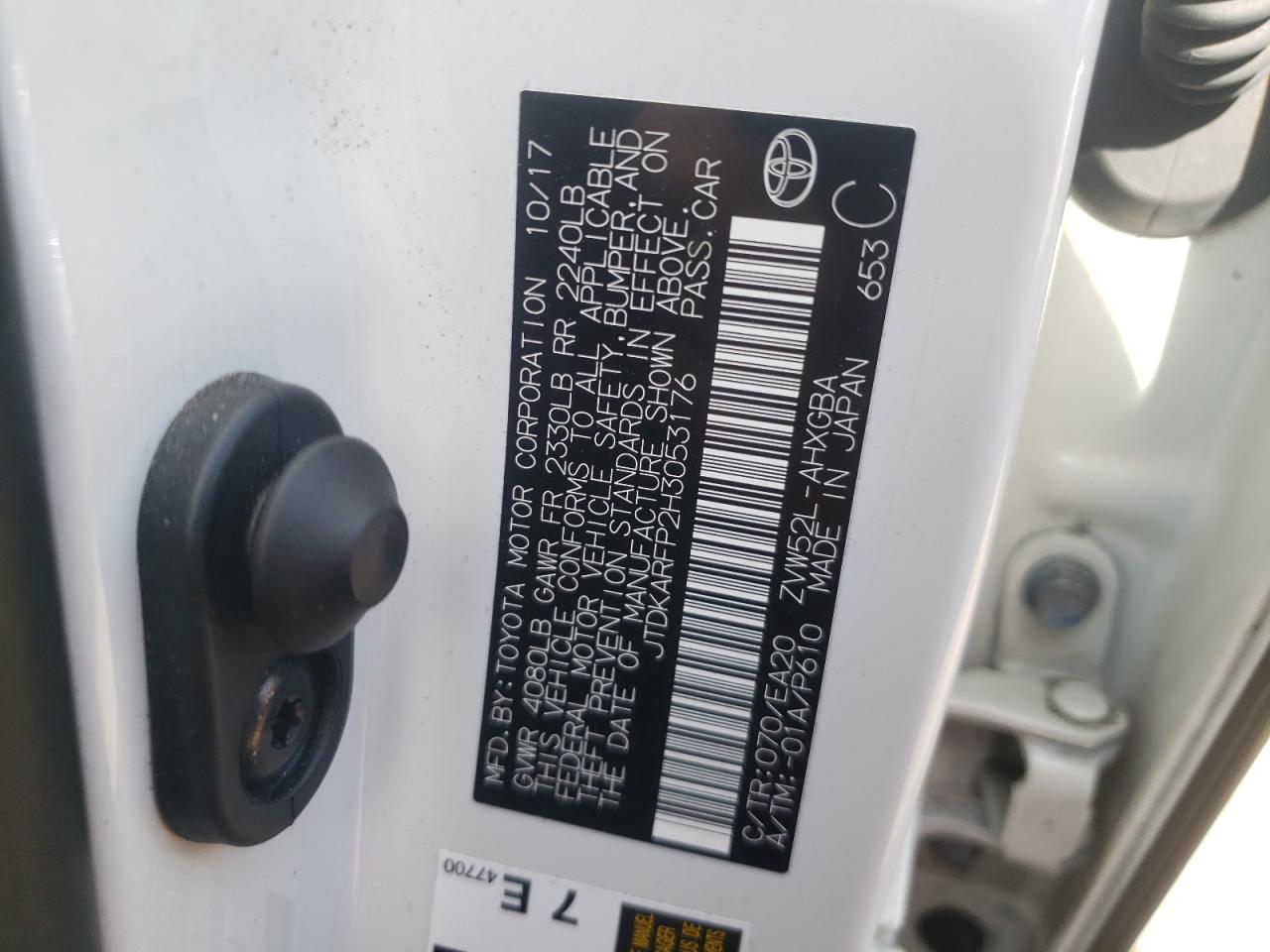 Photo 10 from auction – 2017 TOYOTA PRIUS PRIM with VIN JTDKARFP2H3053176