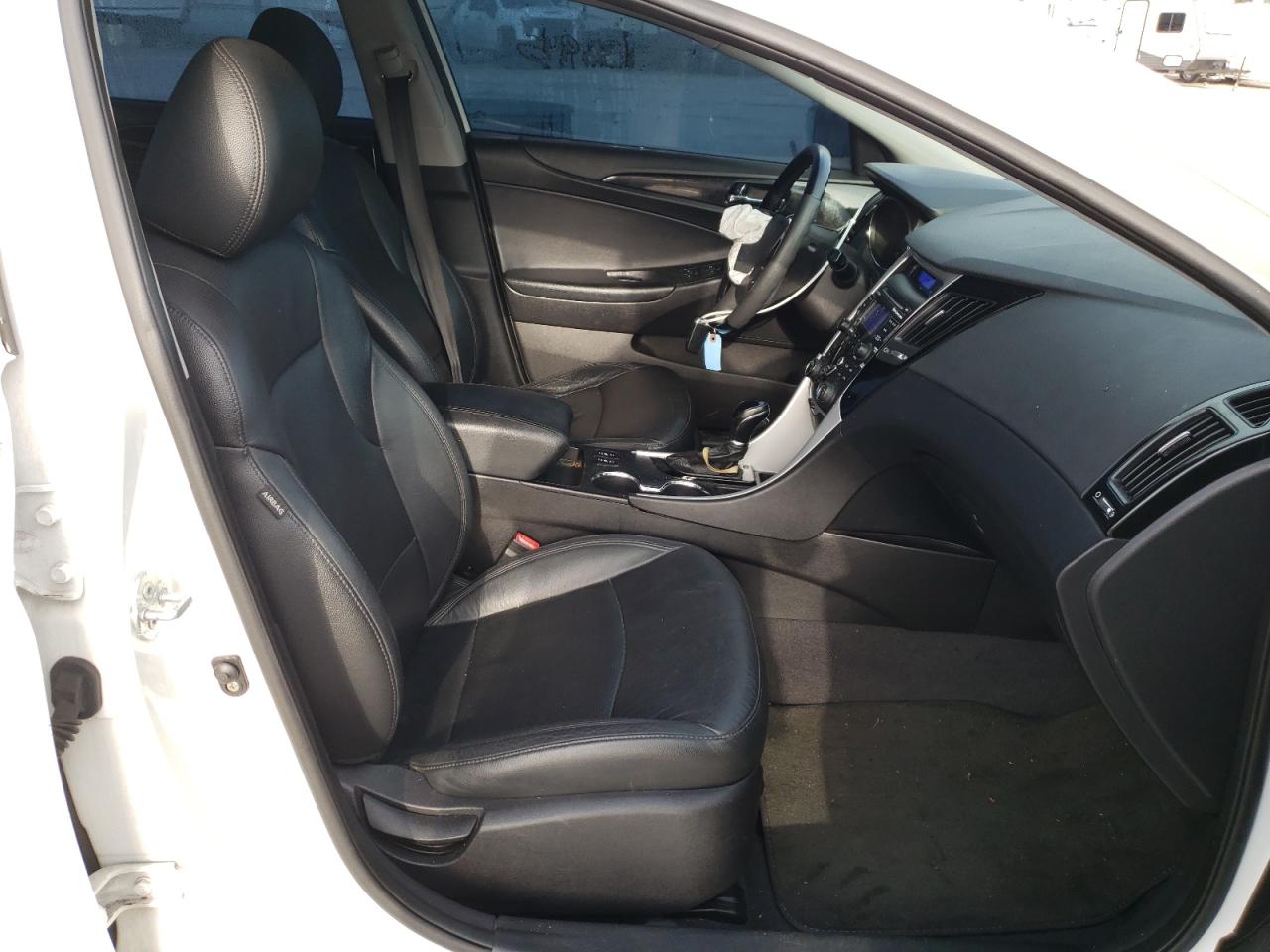 Photo 5 from auction – 2012 HYUNDAI SONATA SE with VIN 5NPEC4ACXCH313593