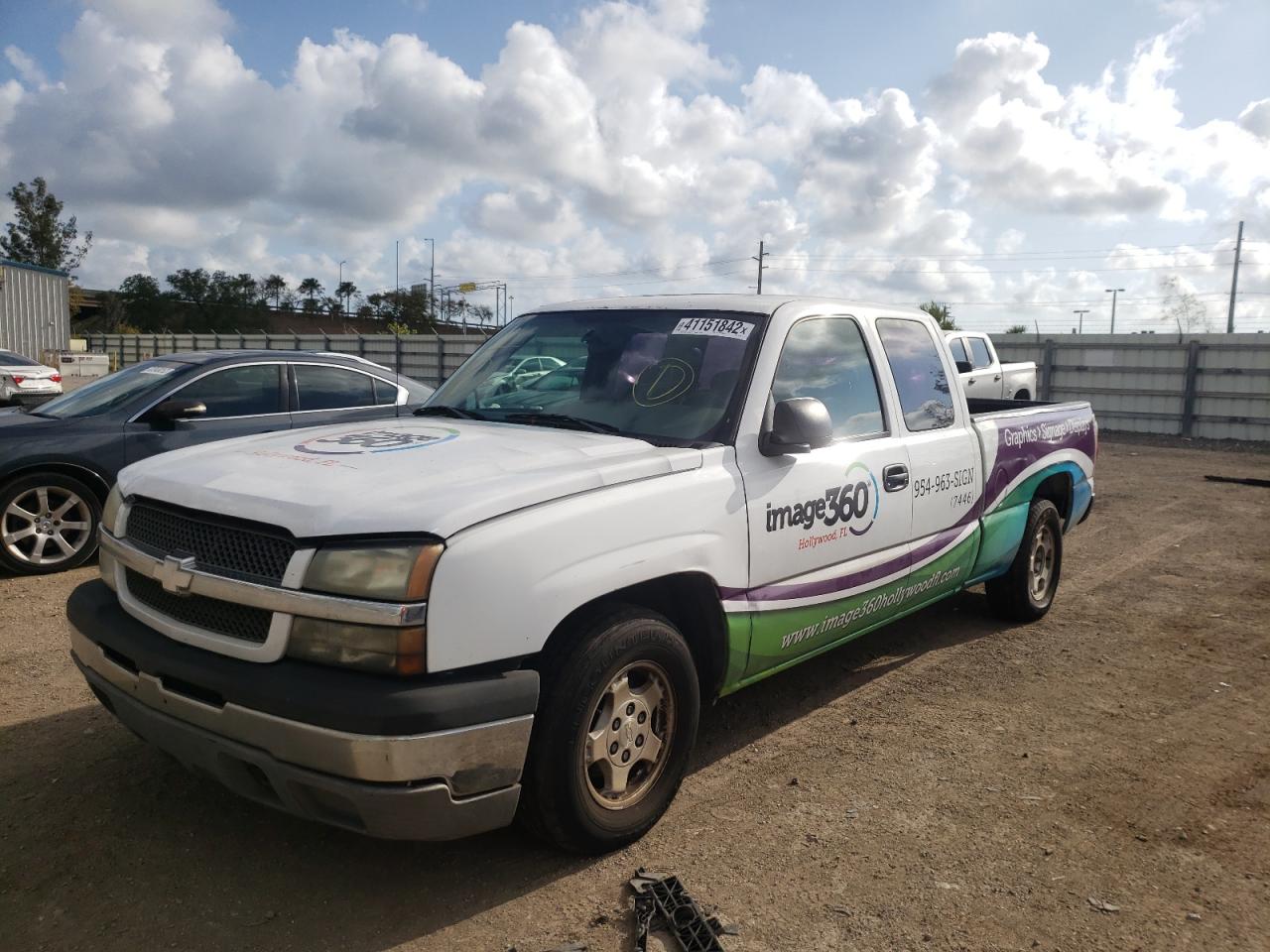 Photo 2 from auction – 2004 CHEVROLET SILVERADO with VIN 1GCEC19V24Z104492