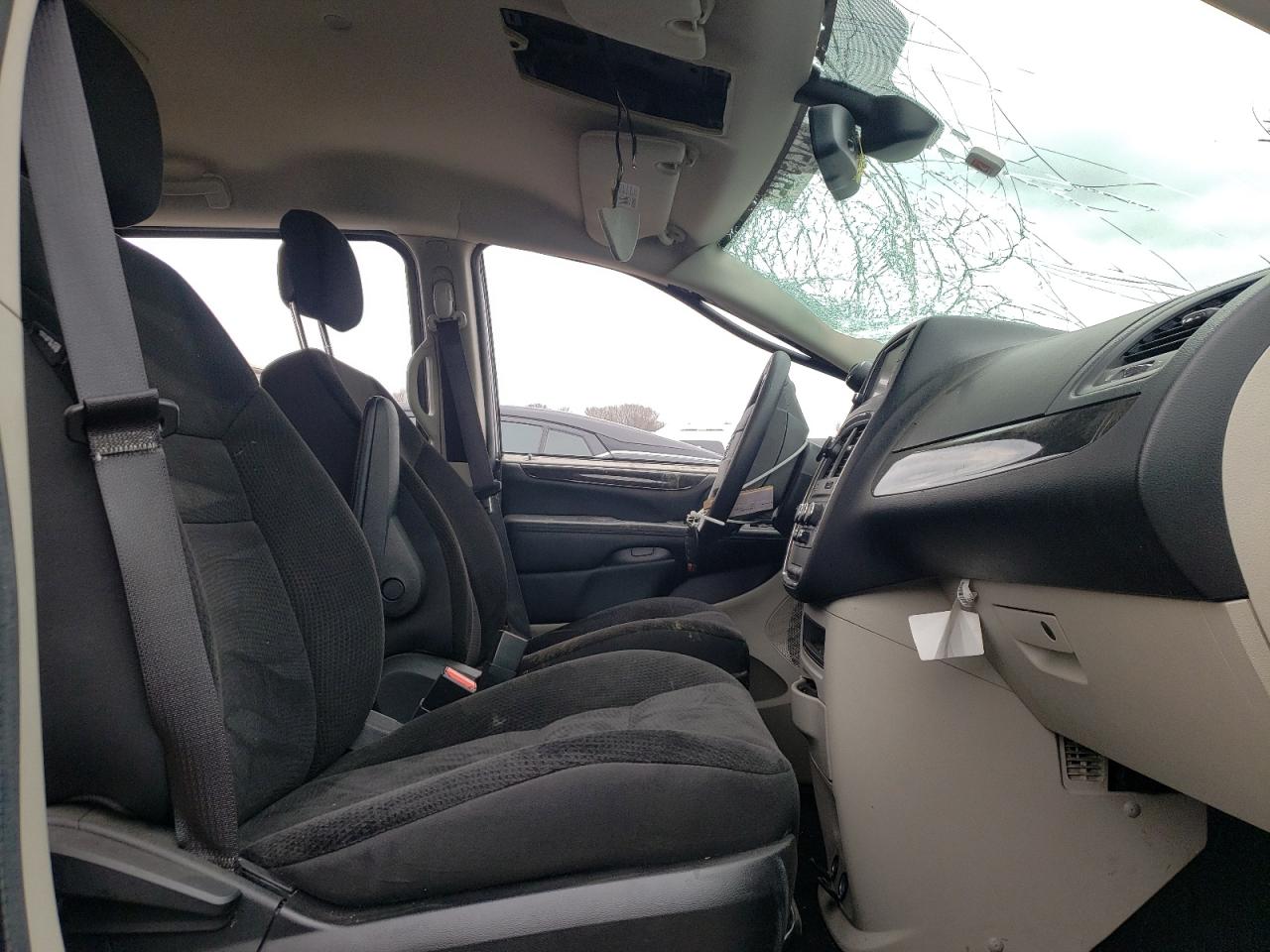 Photo 5 from auction – 2019 DODGE GRAND CARA with VIN 2C4RDGBG0KR684653