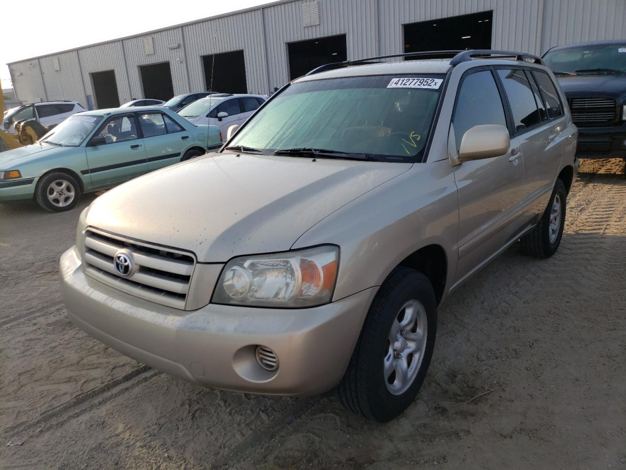 Photo 2 from auction – 2004 TOYOTA HIGHLANDER with VIN JTEGD21A940092779