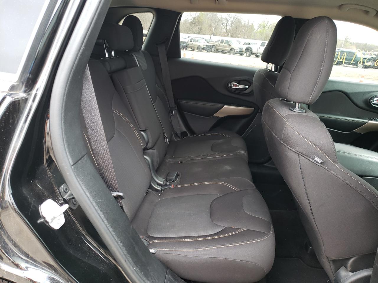 Photo 6 from auction – 2017 JEEP CHEROKEE L with VIN 1C4PJLCB5HW586388