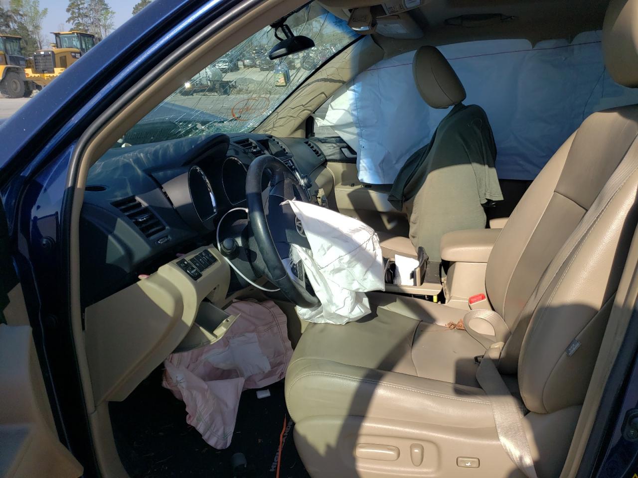 Photo 5 from auction – 2013 TOYOTA HIGHLANDER with VIN 5TDZK3EHXDS127133