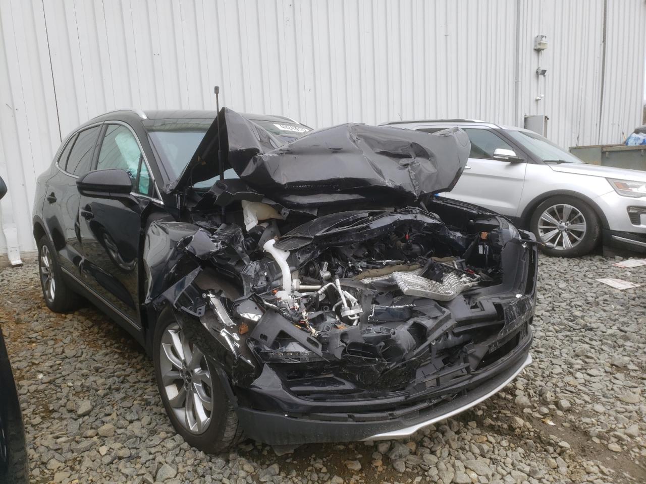 LINCOLN MKC SELECT 2019 with VIN 5LMCJ2D93KUL26068 - Photo from auction