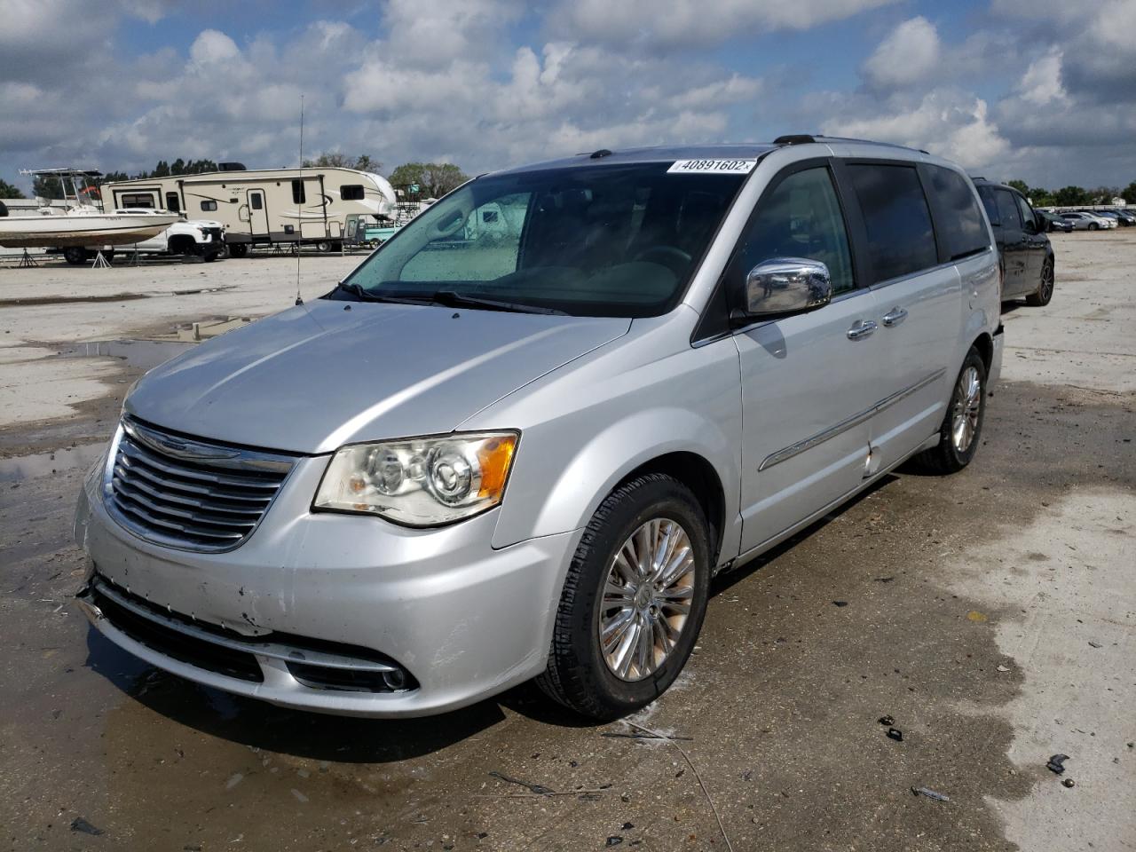 Photo 2 from auction – 2011 CHRYSLER TOWN & COU with VIN 2A4RR6DG0BR666902