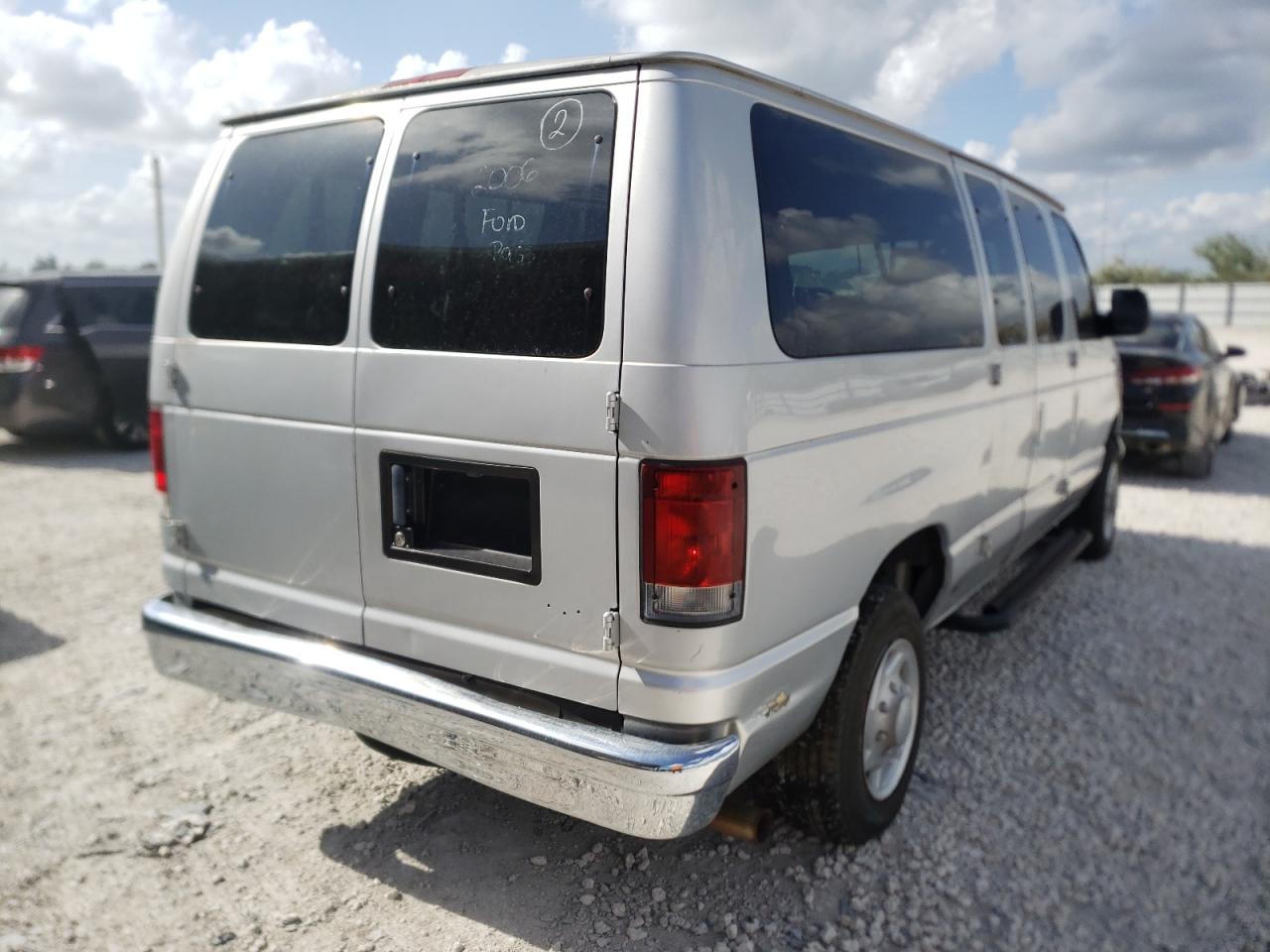 Photo 4 from auction – 2006 FORD ECONOLINE with VIN 1FBNE31L26HA16359