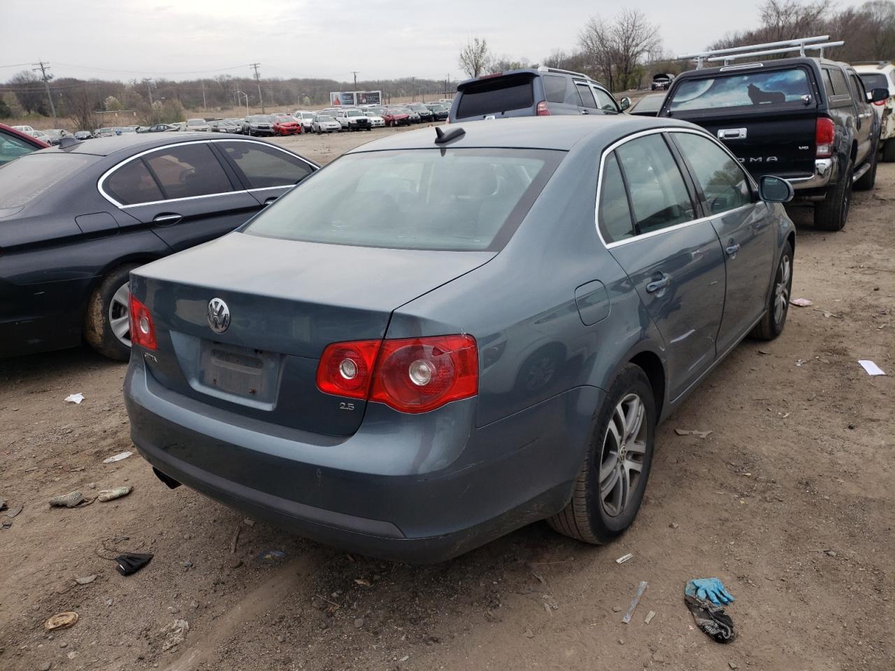 Photo 4 from auction – 2006 VOLKSWAGEN JETTA 2.5 with VIN 3VWSF71K16M735492