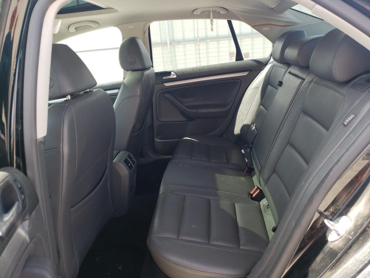 Photo 6 from auction – 2007 VOLKSWAGEN JETTA WOLF with VIN 3VWEF81K67M085241