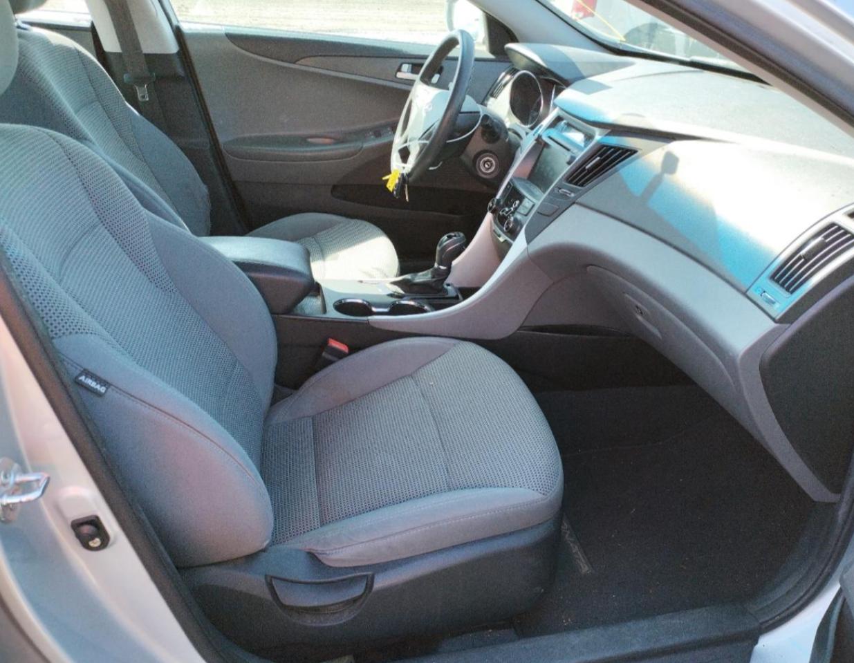 Photo 5 from auction – 2011 HYUNDAI SONATA GLS with VIN 5NPEB4AC5BH077615