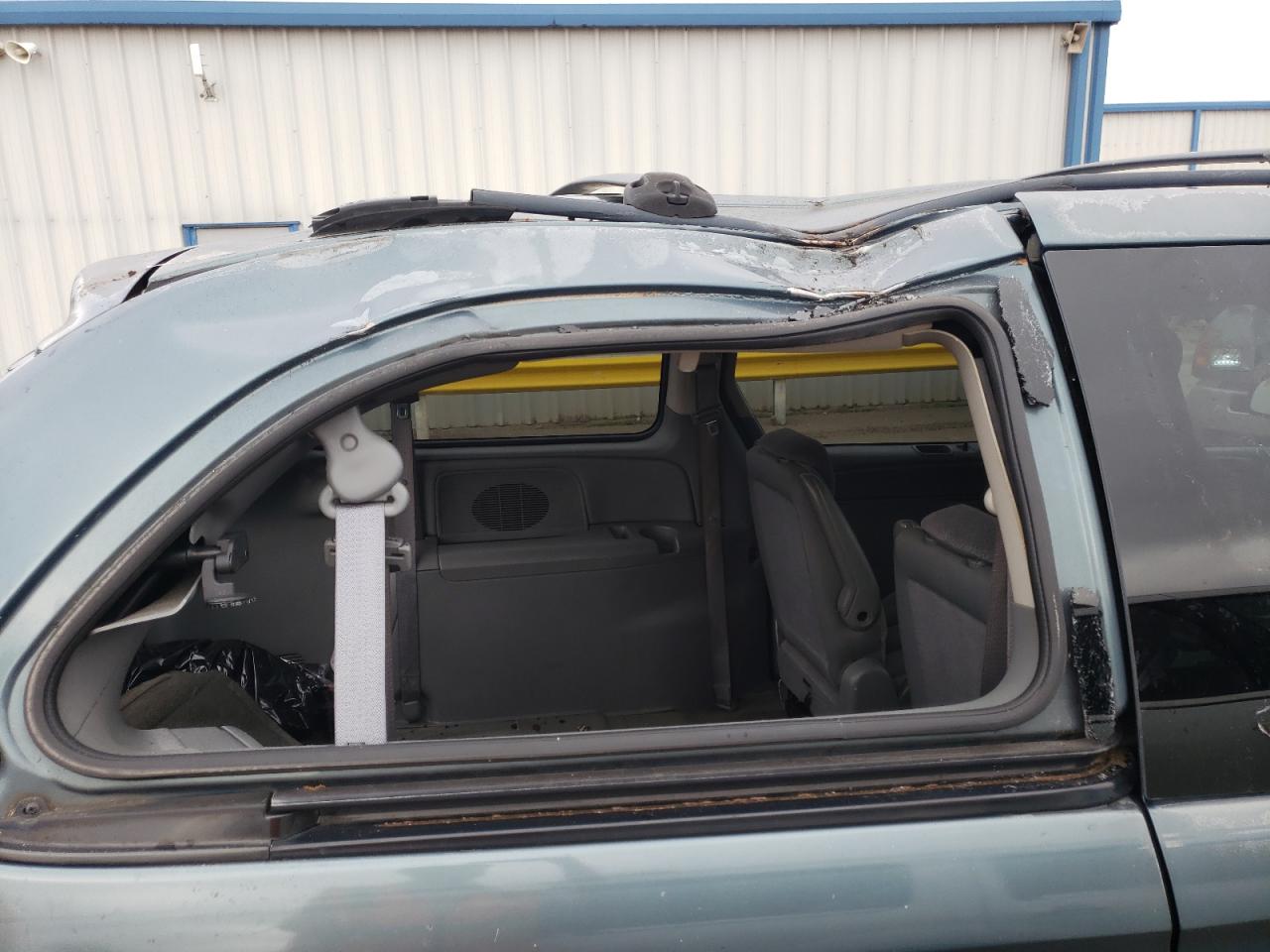Photo 9 from auction – 2006 CHRYSLER TOWN & COU with VIN 2A4GP54L36R760086