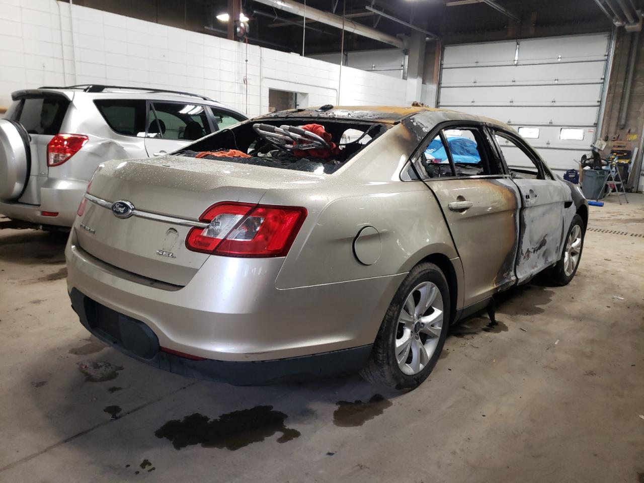 Photo 4 from auction – 2011 FORD TAURUS SEL with VIN 1FAHP2EW6BG182357