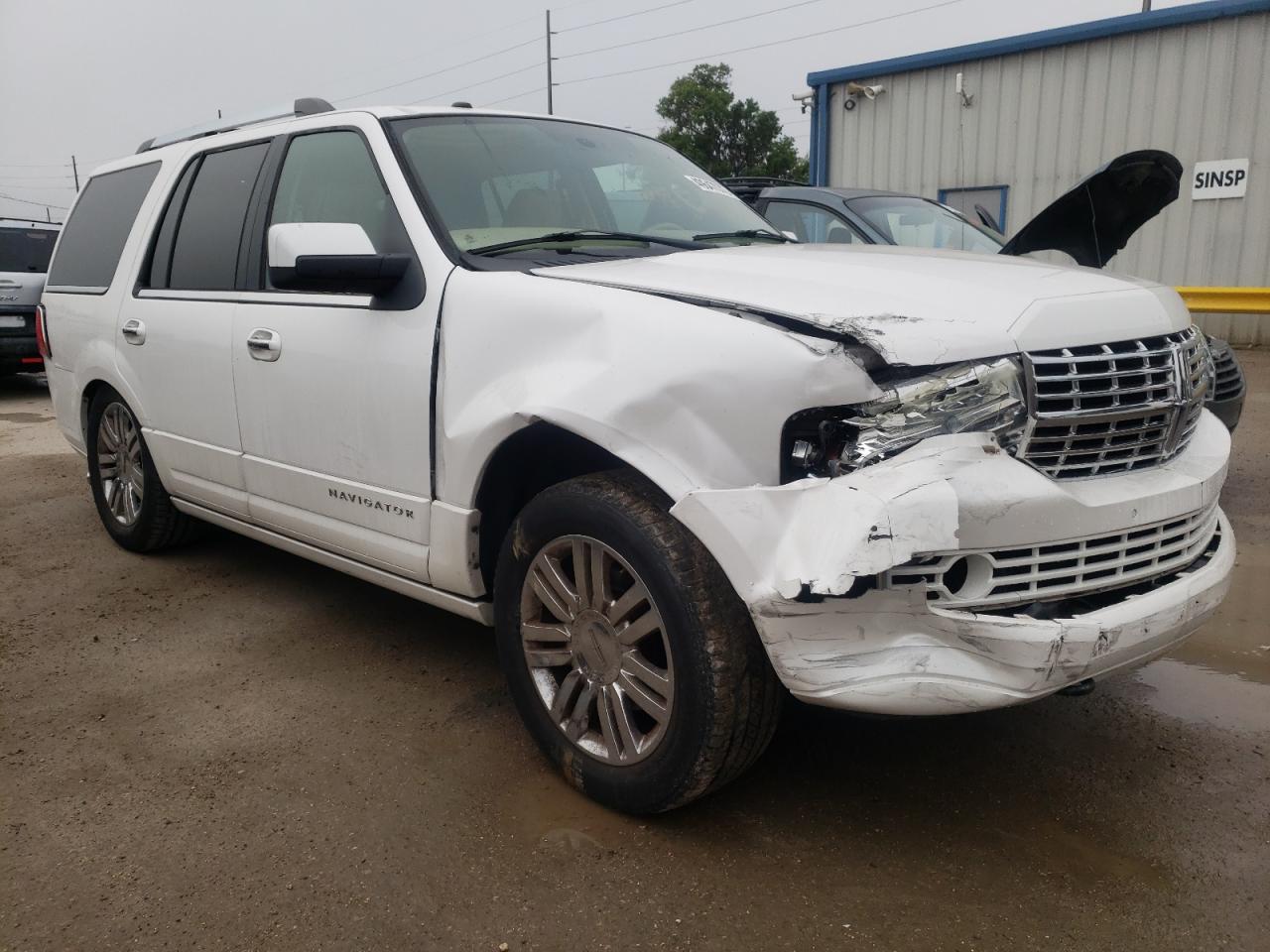 Photo 1 from auction – 2010 LINCOLN NAVIGATOR with VIN 5LMJJ2H53AEJ01401
