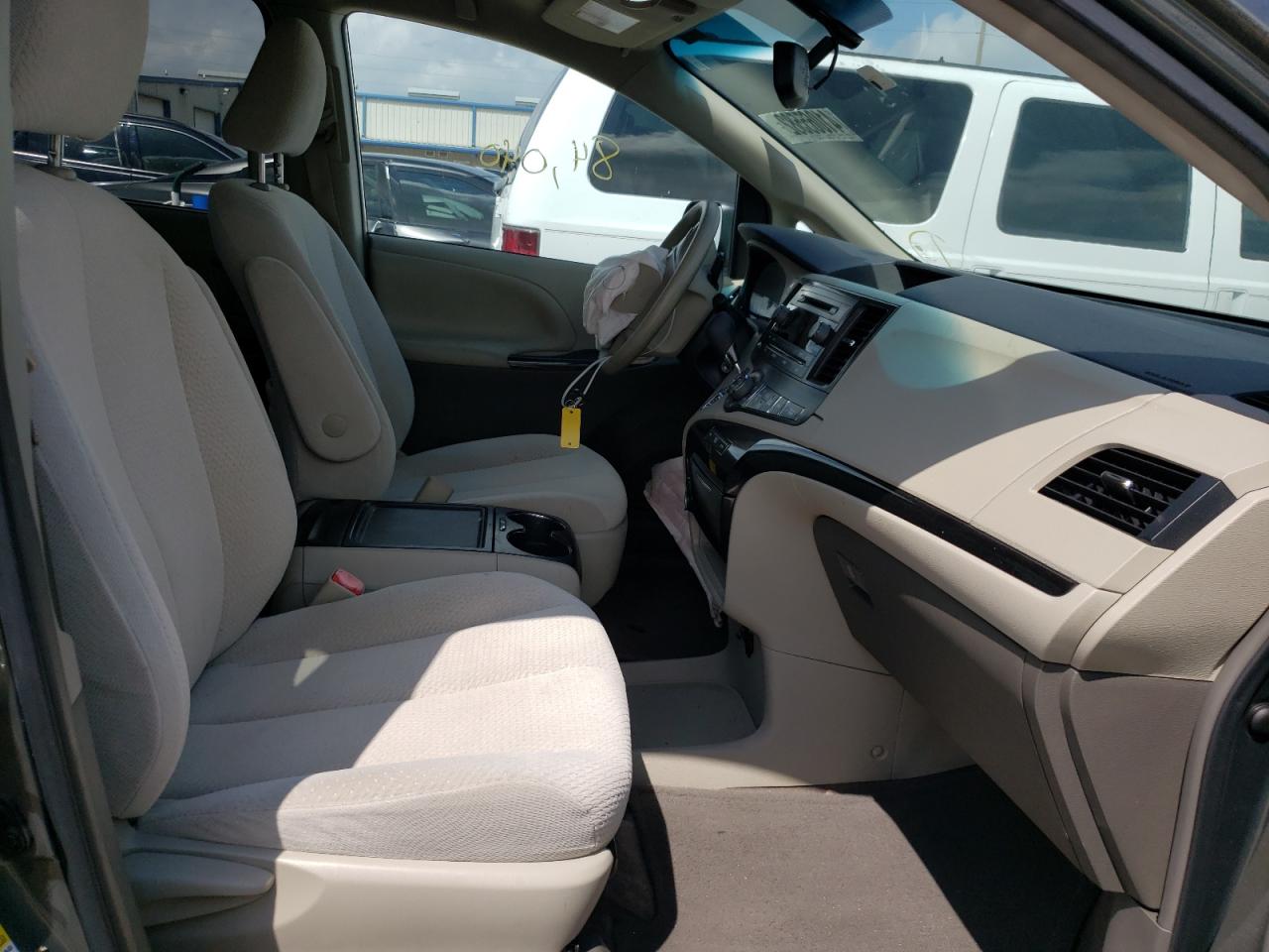 Photo 15 from auction – 2013 TOYOTA SIENNA LE with VIN 5TDKK3DC6DS316904